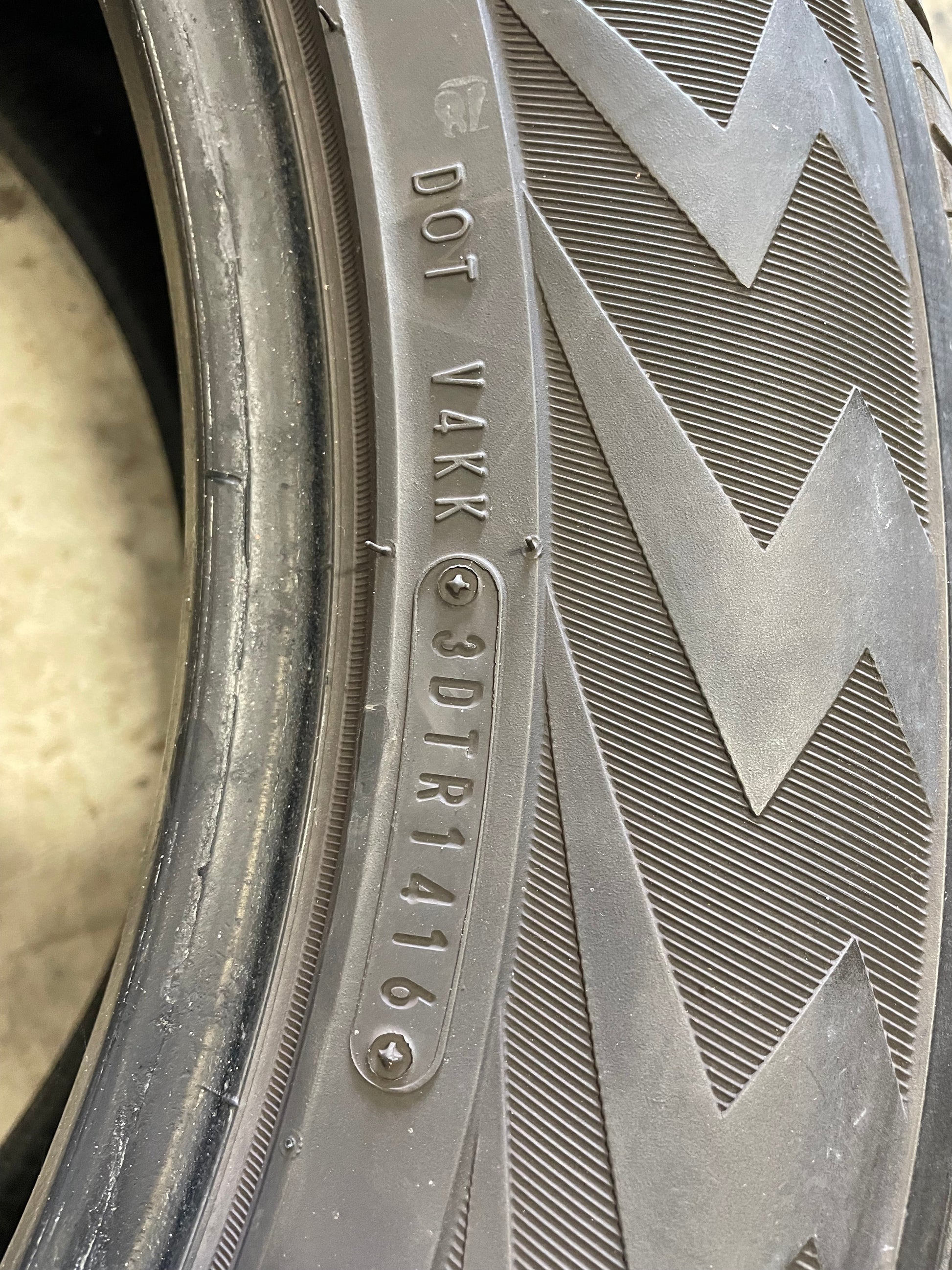 SINGLE 275/55R20 Sumitomo HTR Sport H/P 117 H SL - Premium Used Tires