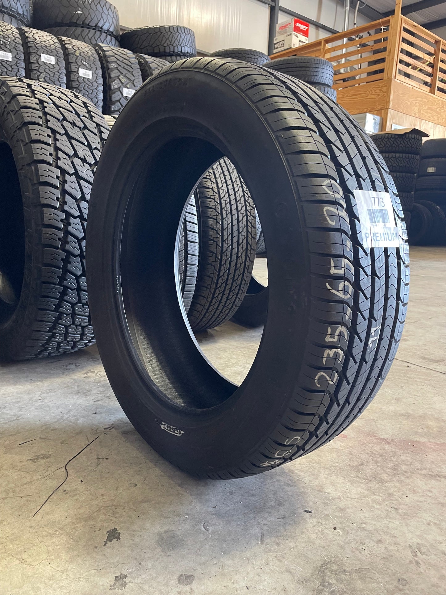 SINGLE 235/65R20 Goodyear Eagle Sport All-Season 102 V SL - Premium Used Tires