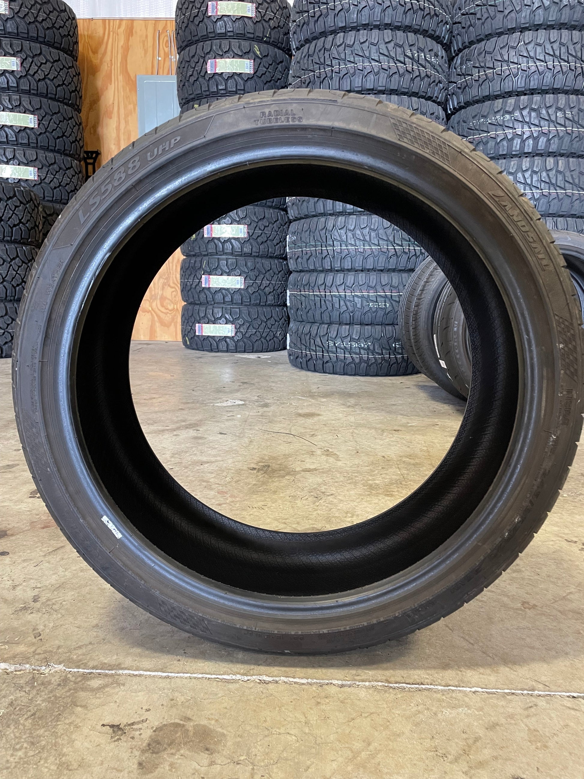 SINGLE 245/35R20 LandSail LS558 UHP 95 W XL - Premium Used Tires