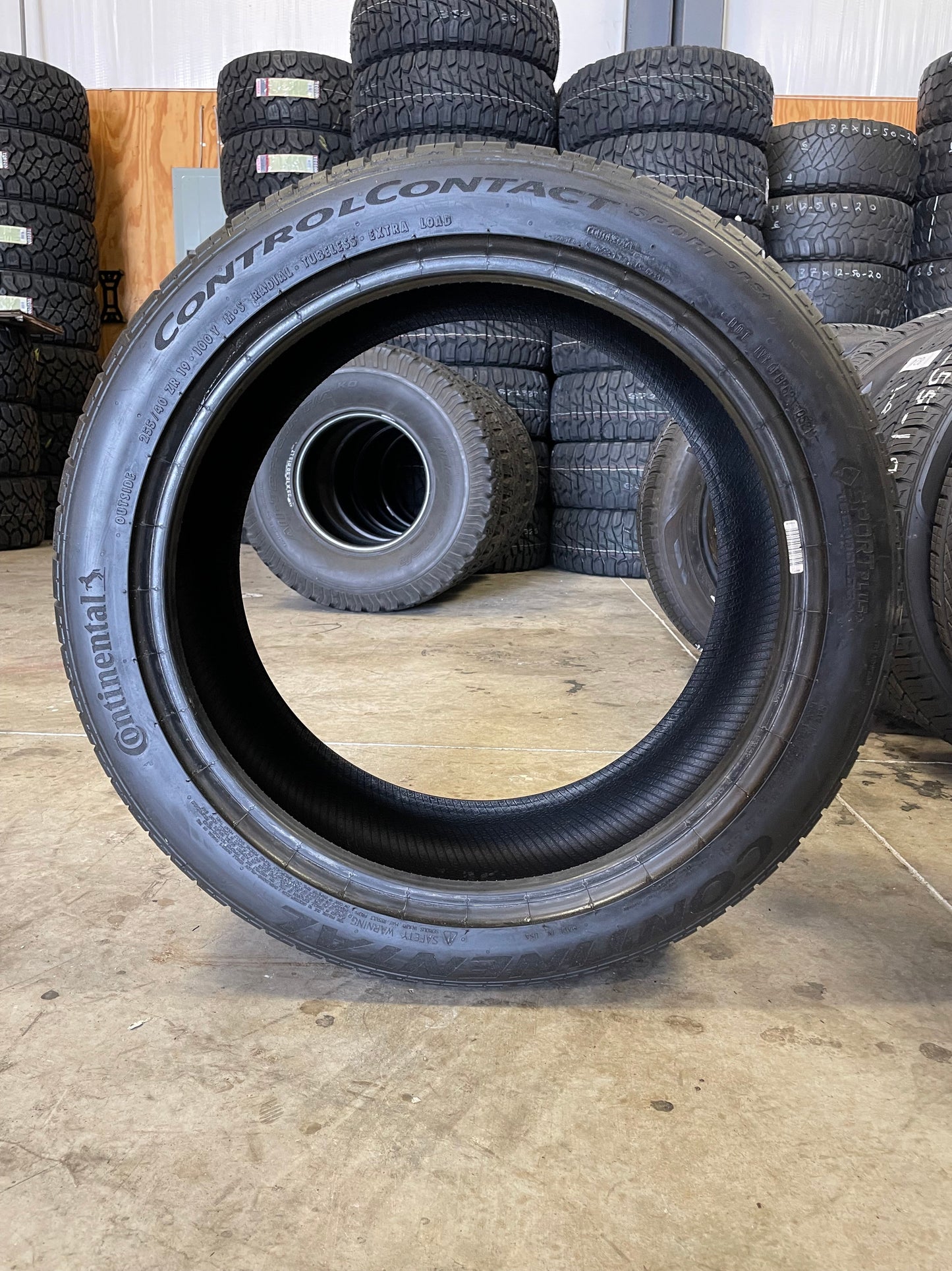 SINGLE 255/40R19 Continental Control Contanct 100 Y XL - Premium Used Tires