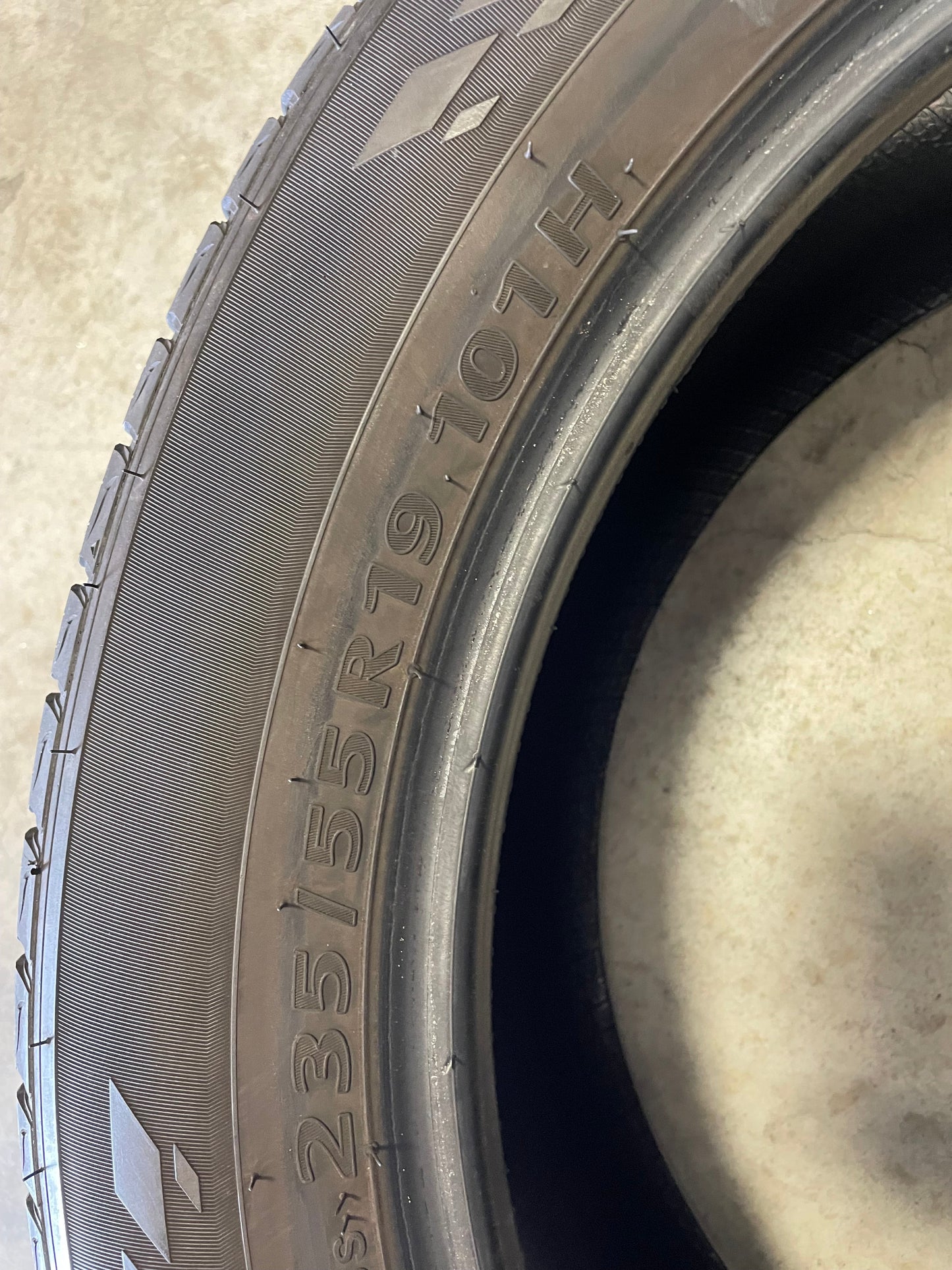 SET OF 3 235/55R19 Kumho Crugen Premium 101 H SL - Premium Used Tires