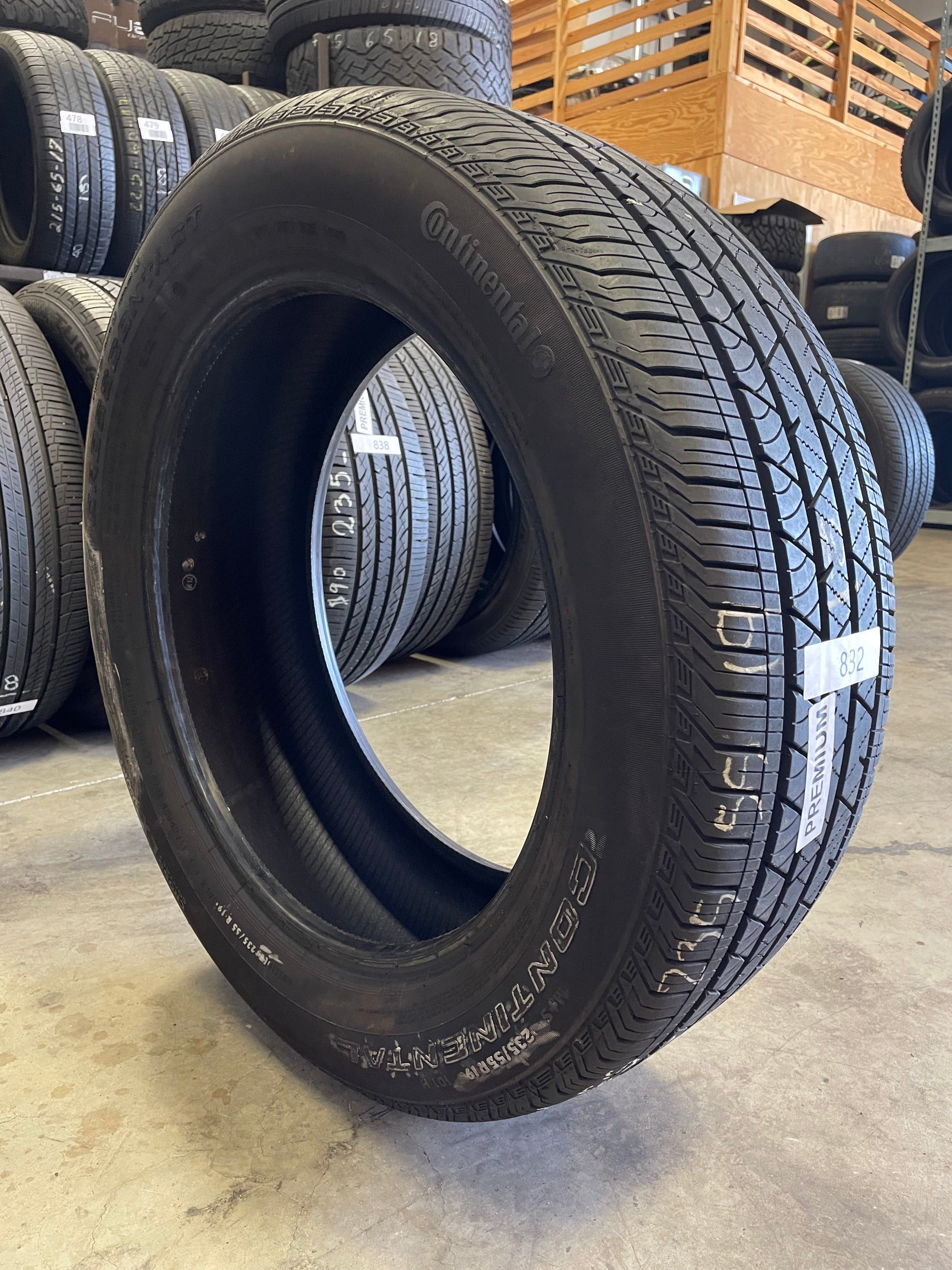 SET OF 4 235/55R19 Continental Crosscontact LX Sport 101 H SL - Used Tires