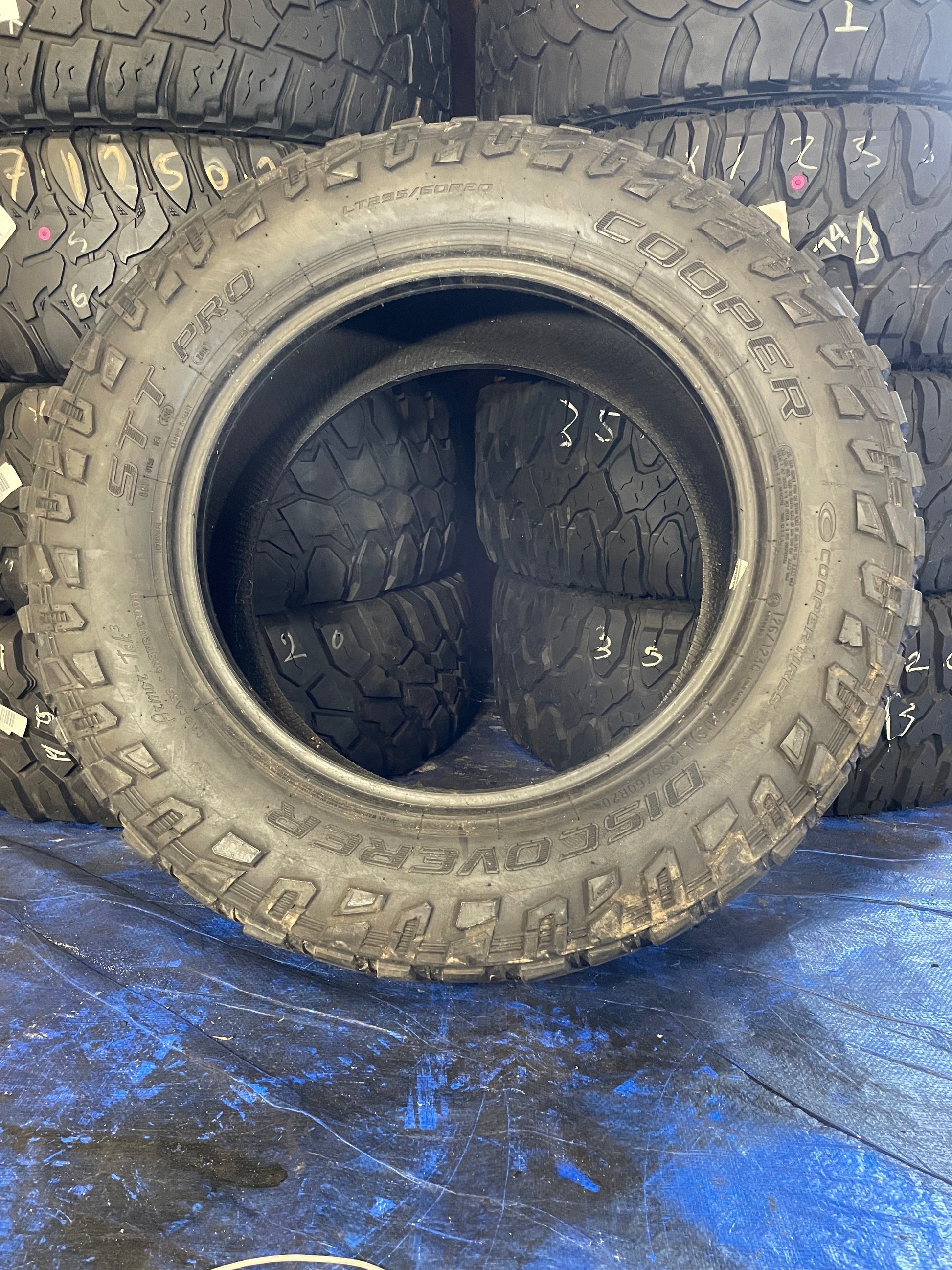 SINGLE 295/60R20 Cooper Dicovery STT Pro 126/123Q E - Used Tires