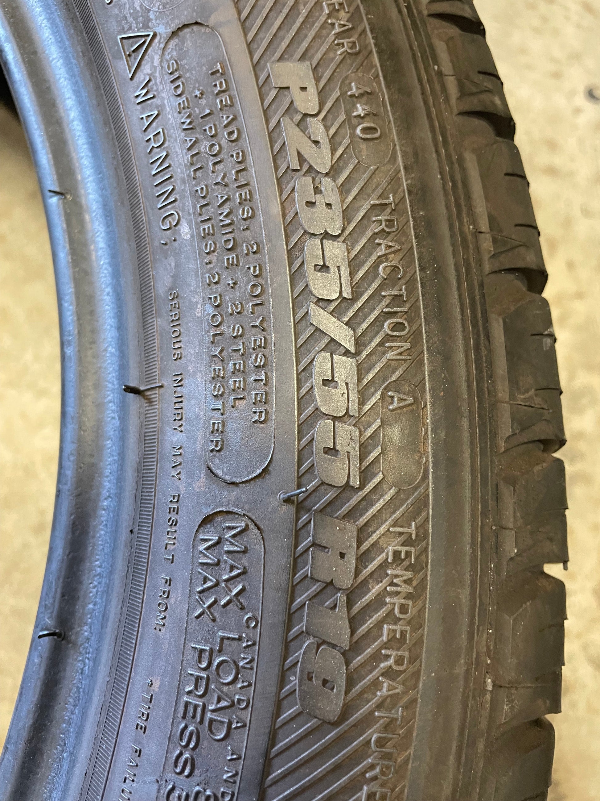 SINGLE 235/55R19 Michelin Latitude 101 V SL - Premium Used Tires