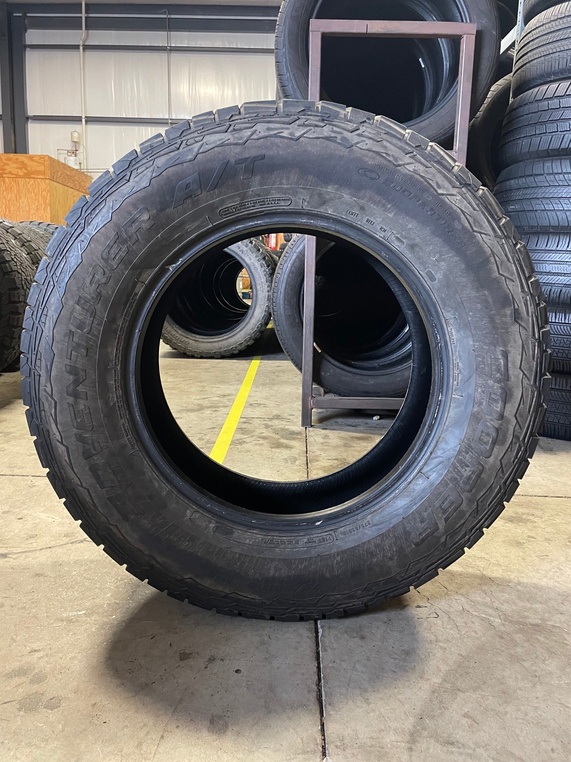 SINGLE 275/65R18 Cooper Adventurer A/T 116 SL - Used Tires