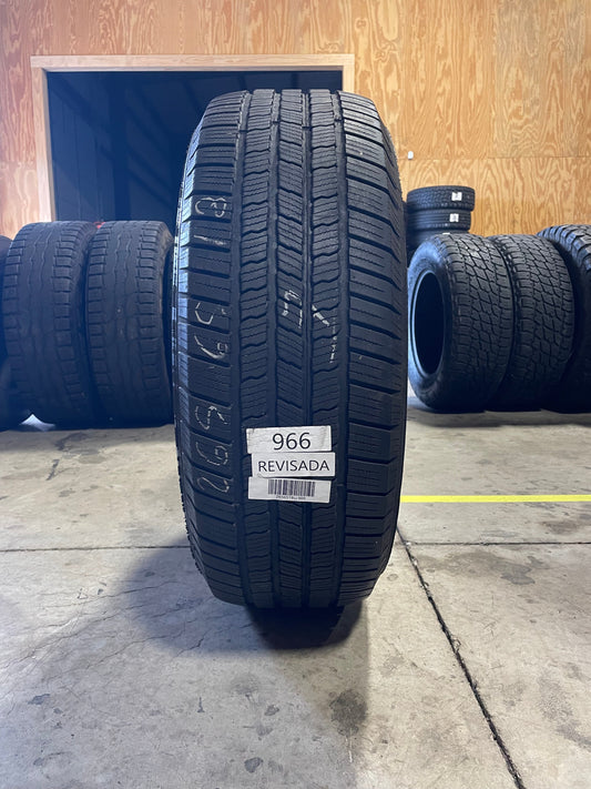 SINGLE 265/65R18 Michelin Defender LTX 114 T SL - Used Tires