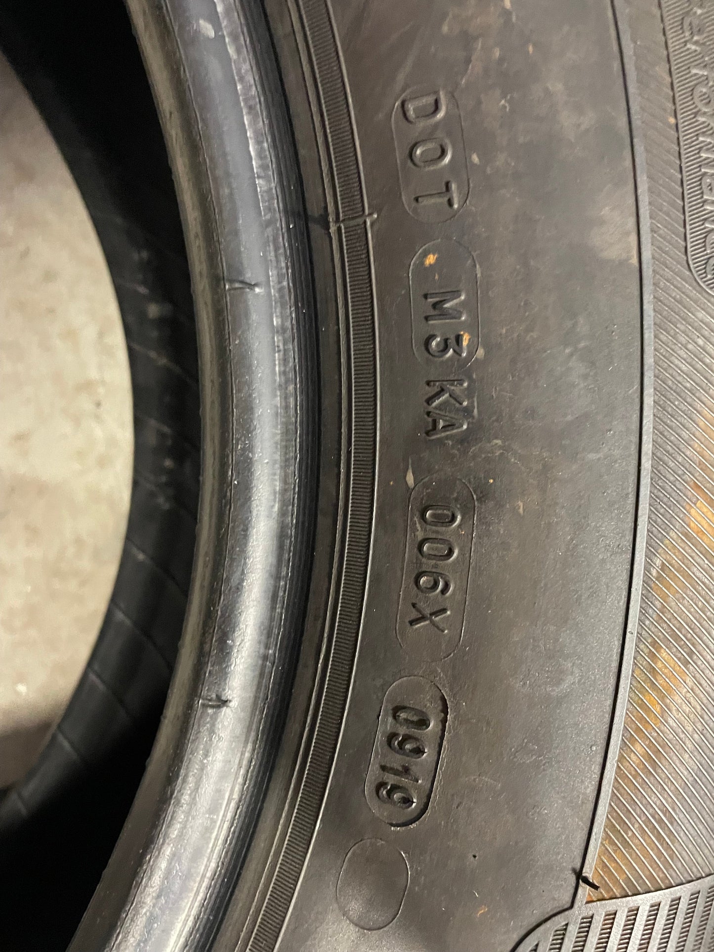 SINGLE 265/65R18 Michelin Defender LTX 114 T SL - Used Tires