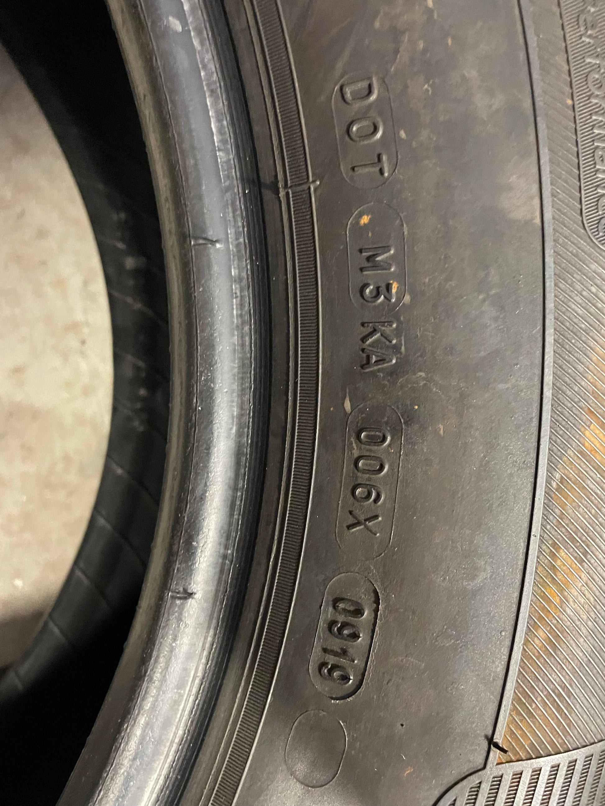 SINGLE 265/65R18 Michelin Defender LTX 114 T SL - Used Tires