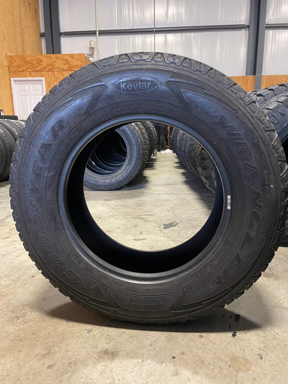 SINGLE 255/70R18 Goodyear Wrangler all-terrain adventure 113 T SL - Used Tires