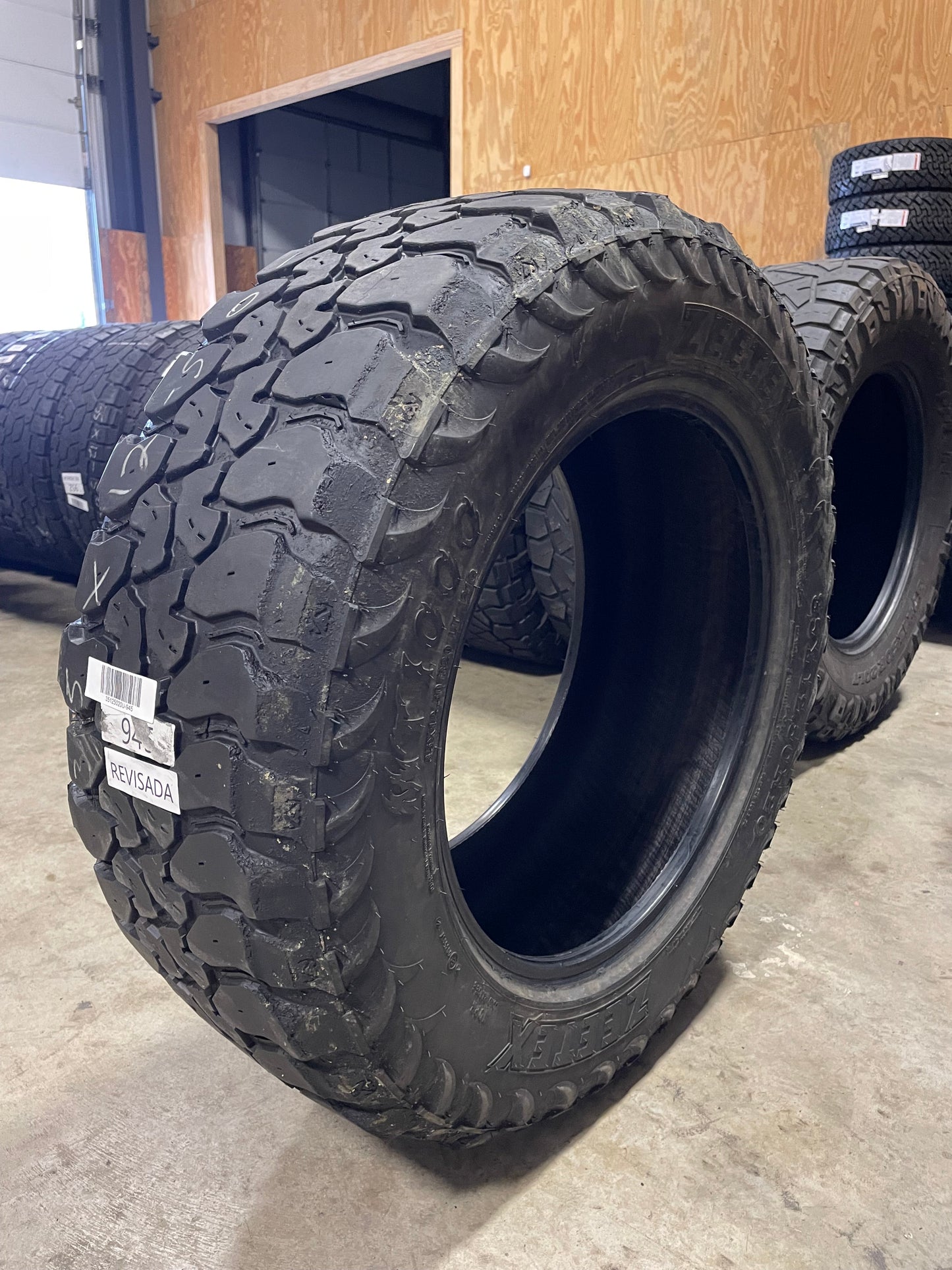 SINGLE 35X12.50R20 Zeetex MT 1000 121 E - Used Tires