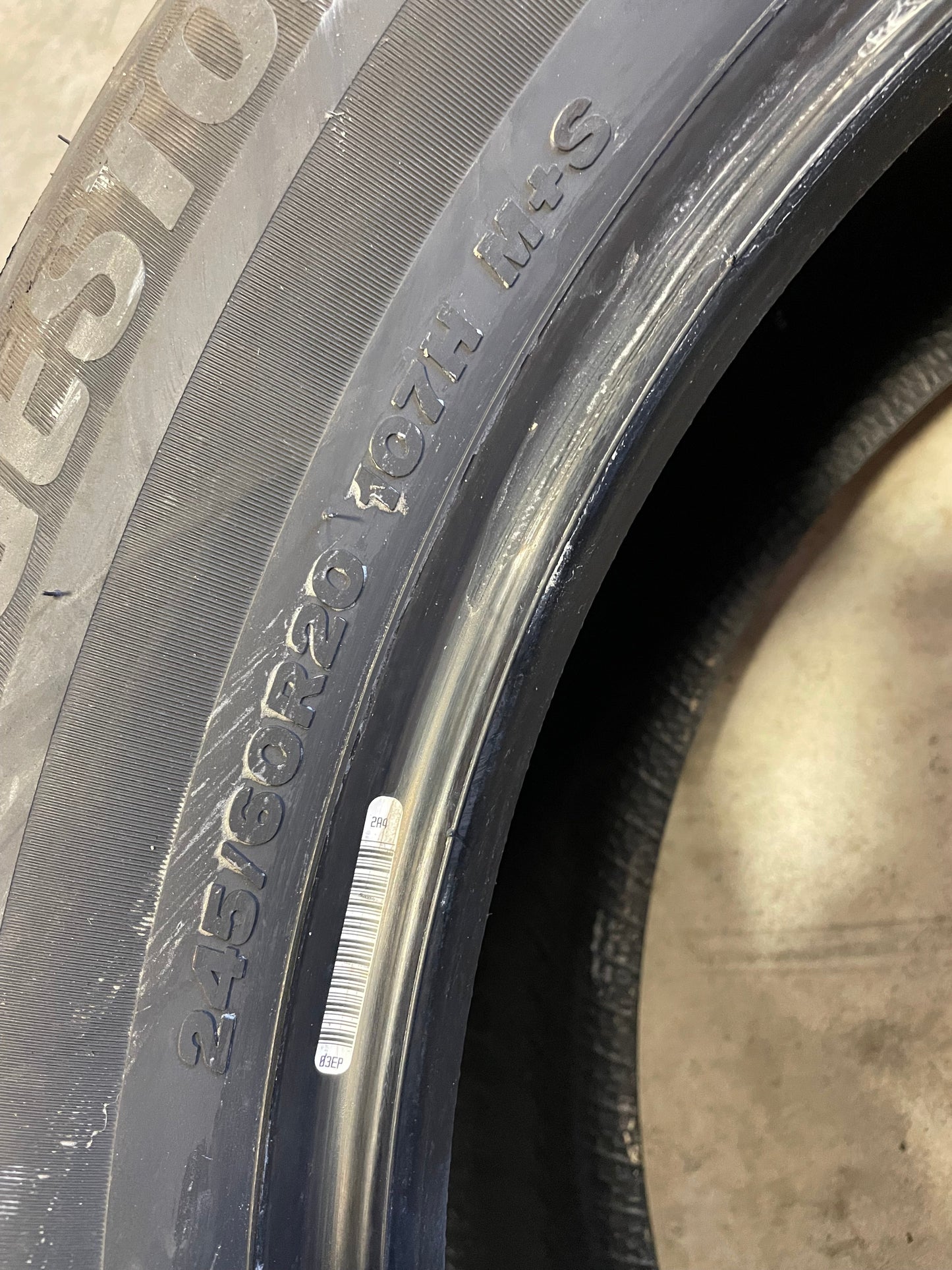 SINGLE 245/60R20 Bridgestone Alenza as Ultra 107 H SL - Premium Used Tires