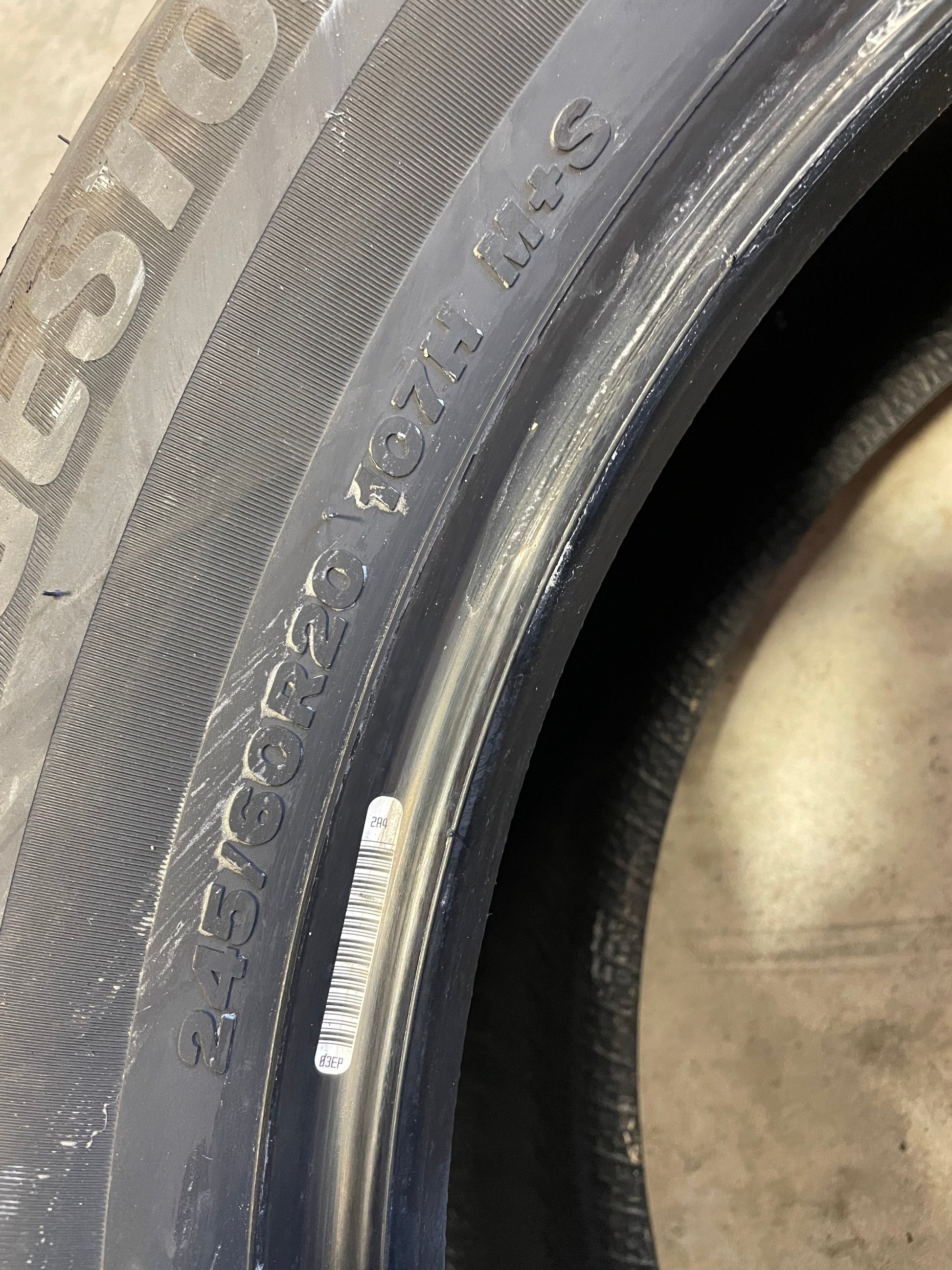 SINGLE 245/60R20 Bridgestone Alenza as Ultra 107 H SL - Premium Used Tires