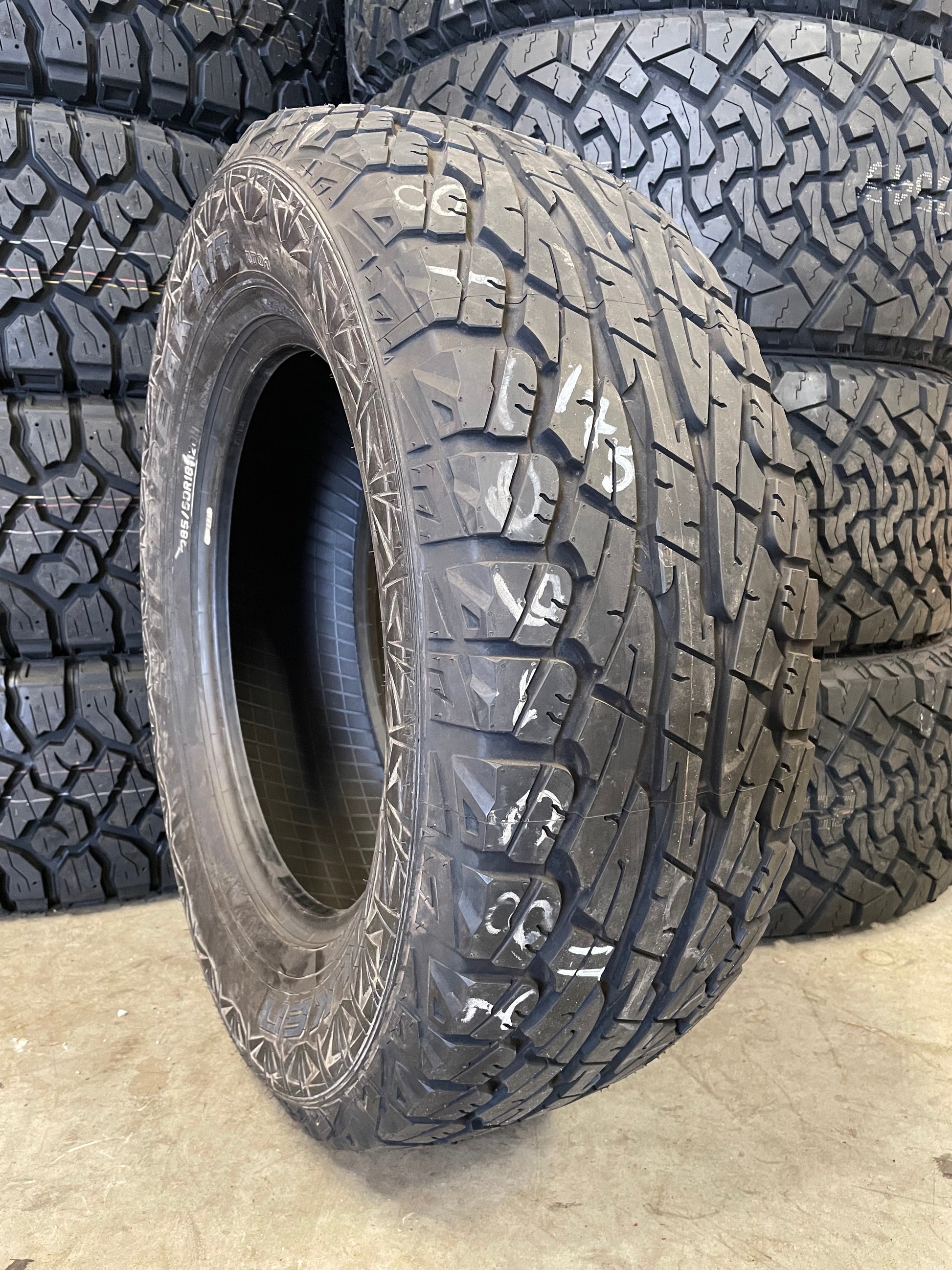 SINGLE 285/60R18 Falken Wild Peak A/T 120 H XL - Used Tires