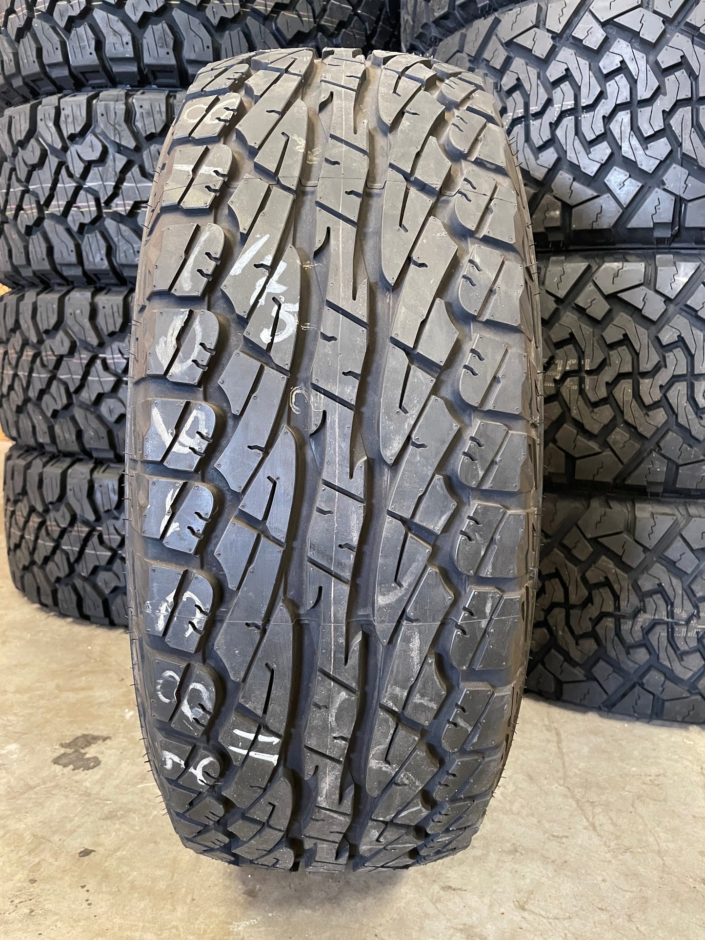 SINGLE 285/60R18 Falken Wild Peak A/T 120 H XL - Used Tires