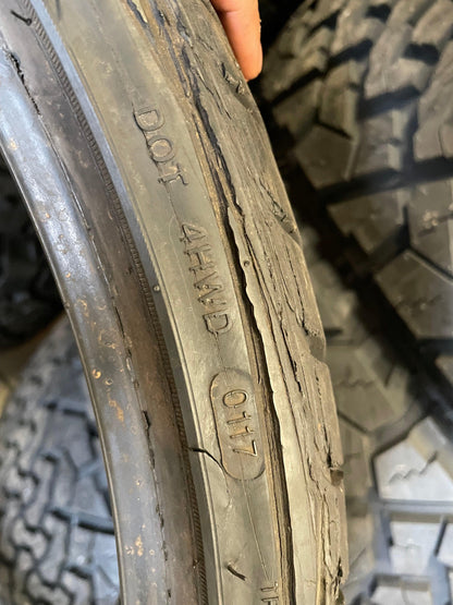 SET OF 2 255/30R24 Lionhart LH-EIGHT 97W XL - Used Tires