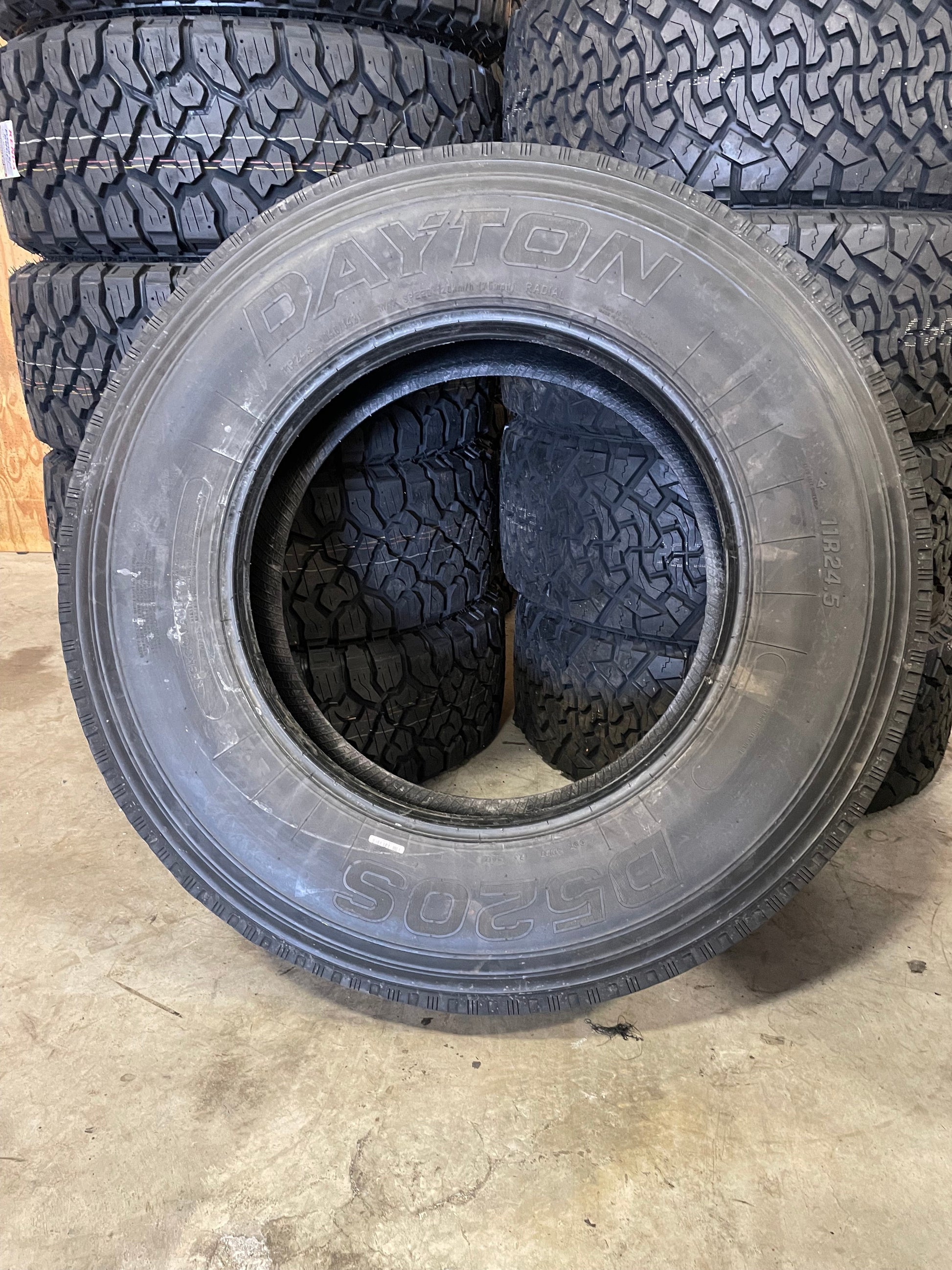 SET OF 6 11R24.5 DAYTON D520S/Regroovable - Case Perfect Condition 146/143L G - Used Tires