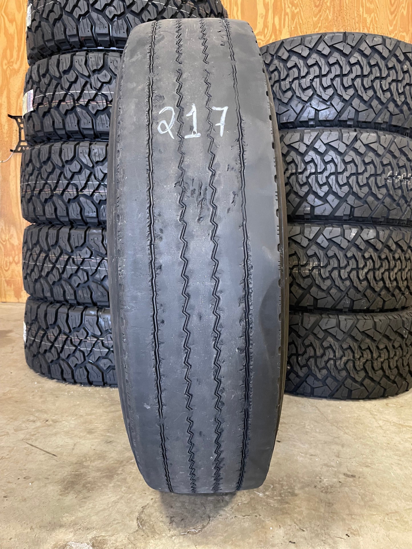 SET OF 6 11R24.5 DAYTON D520S/Regroovable - Case Perfect Condition 146/143L G - Used Tires