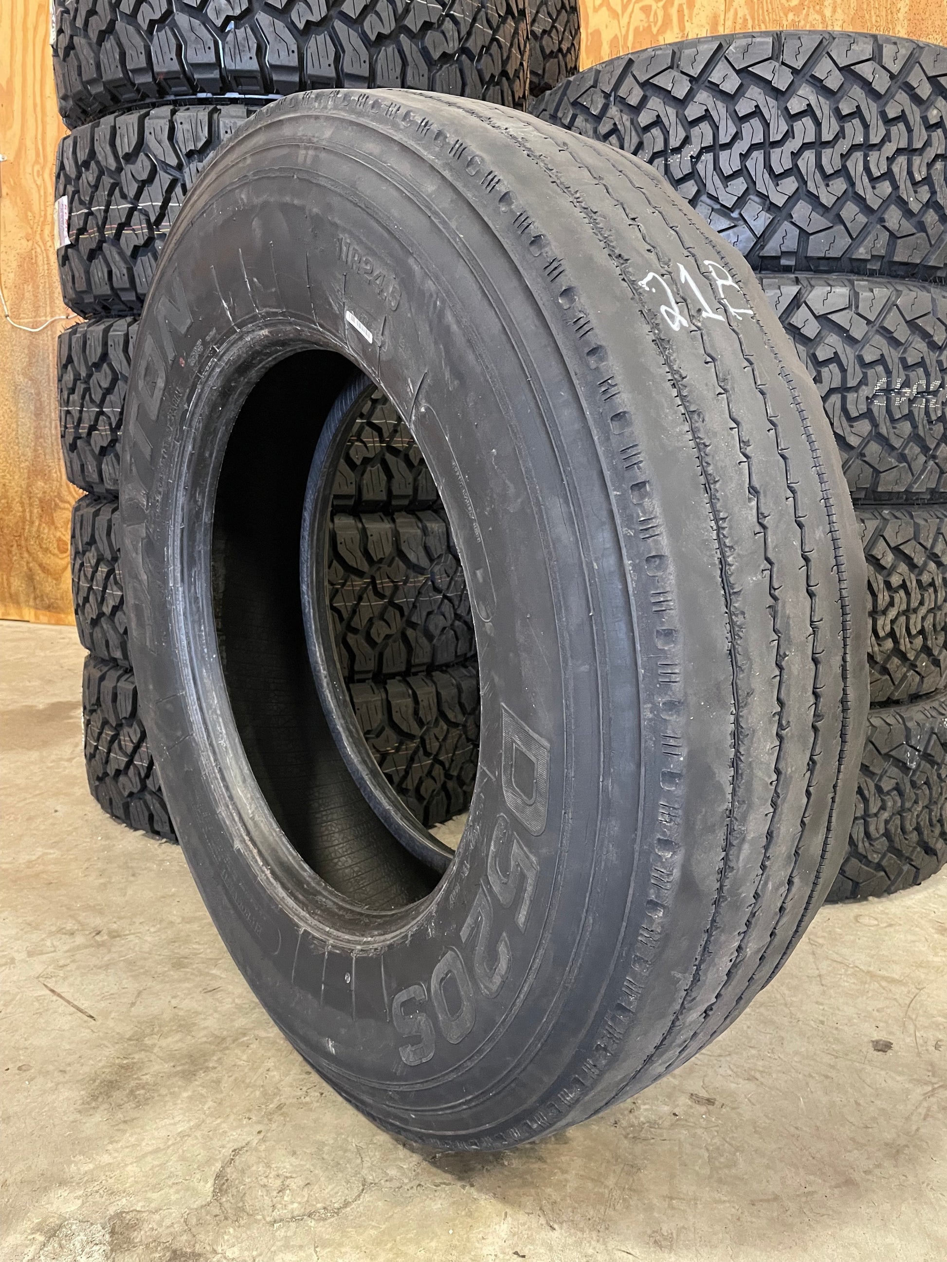 SET OF 6 11R24.5 DAYTON D520S/Regroovable - Case Perfect Condition 146/143L G - Used Tires