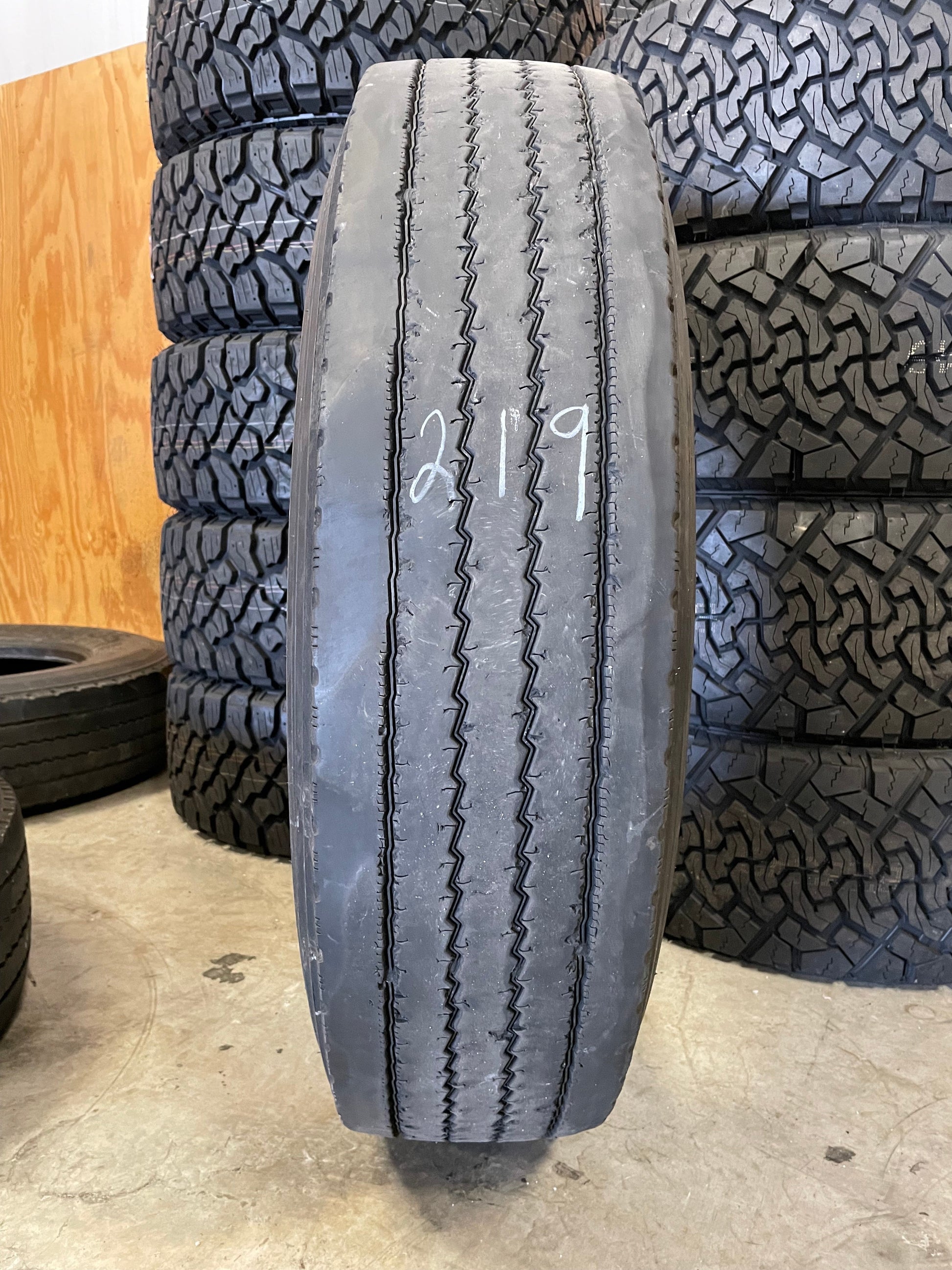 SET OF 6 11R24.5 DAYTON D520S/Regroovable - Case Perfect Condition 146/143L G - Used Tires