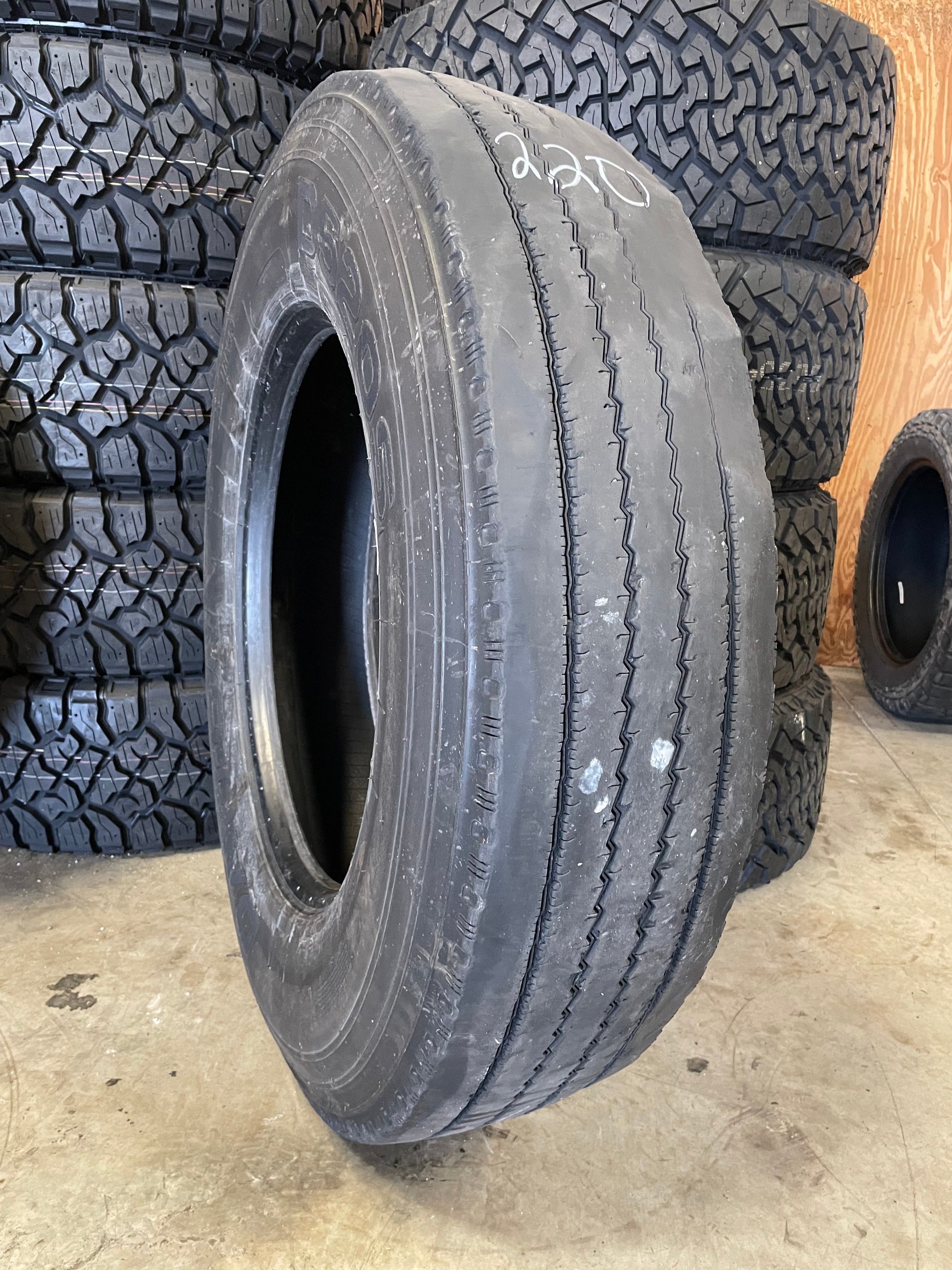 SET OF 6 11R24.5 DAYTON D520S/Regroovable - Case Perfect Condition 146/143L G - Used Tires