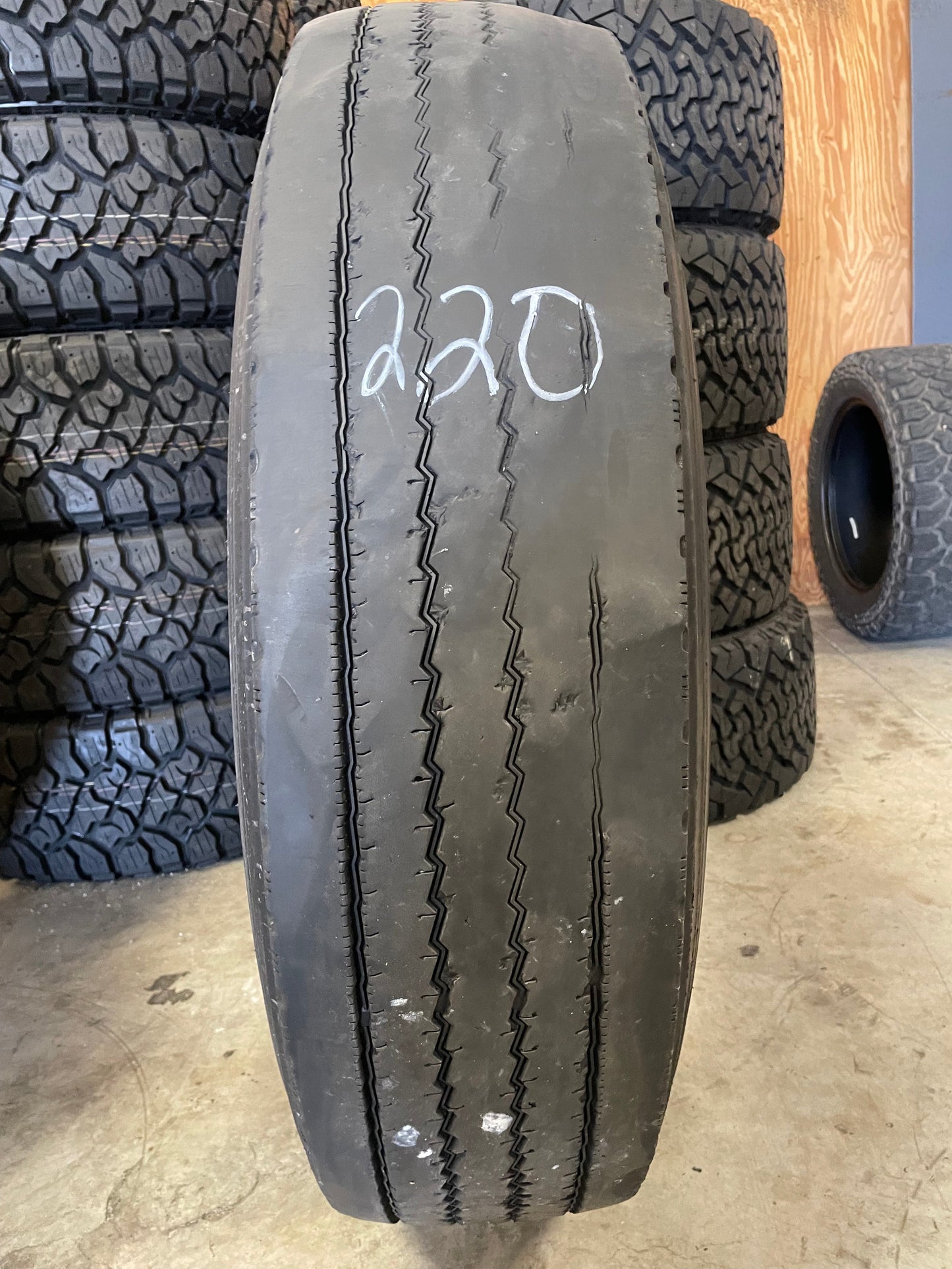 SET OF 6 11R24.5 DAYTON D520S/Regroovable - Case Perfect Condition 146/143L G - Used Tires
