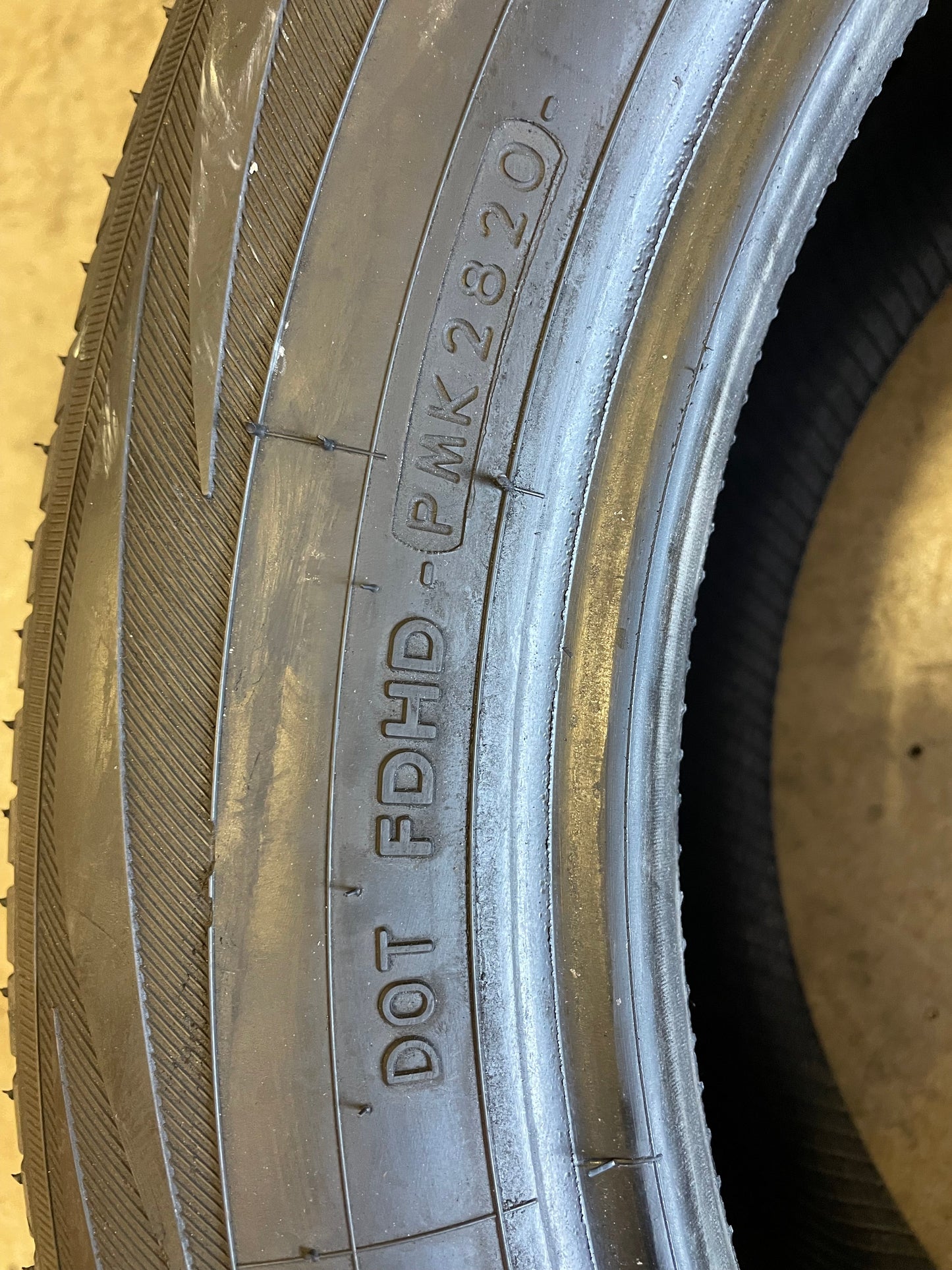 SET OF 4 225/60R18 Yokohama Geolandar G91 100 H SL - Used Tires