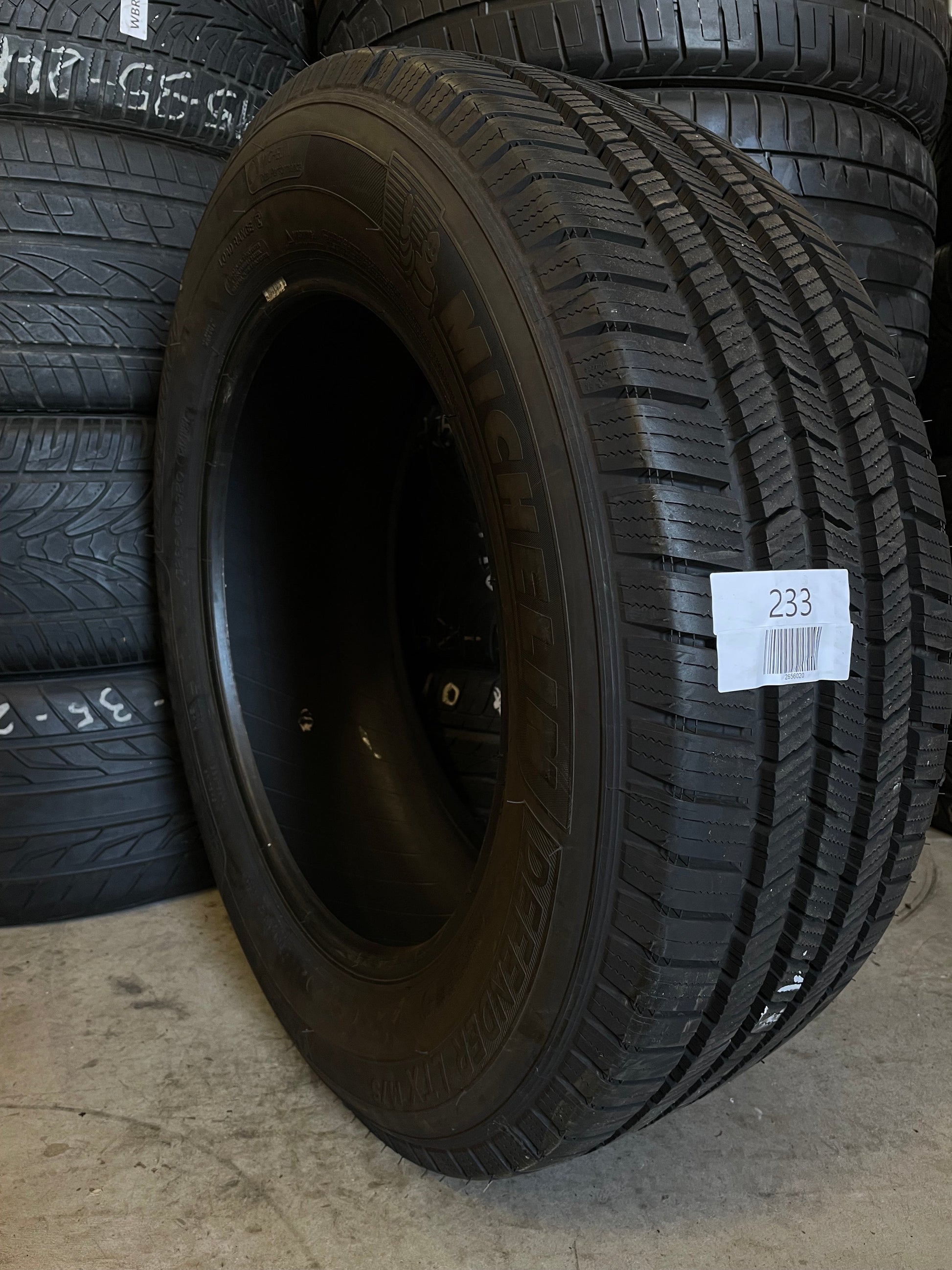 SET OF 2 265/60R20 Michelin Defender LTX M/S 121/118R XL - Used Tires