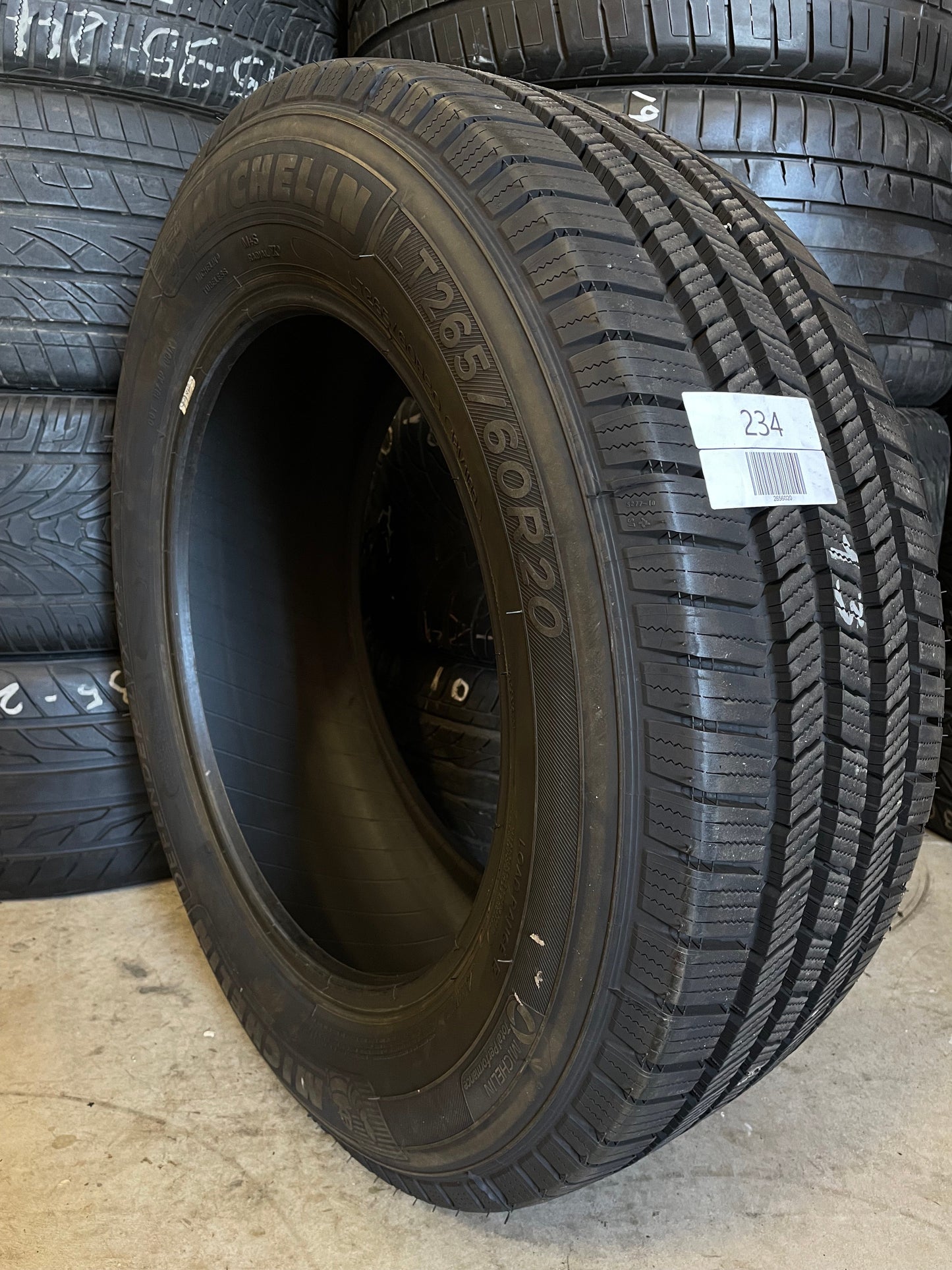 SET OF 2 265/60R20 Michelin Defender LTX M/S 121/118R XL - Used Tires