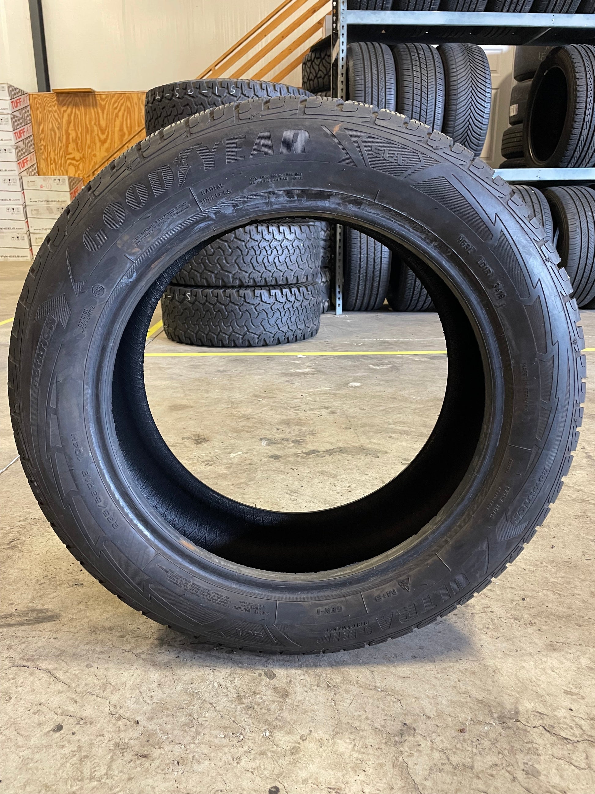 SINGLE 235/55R18 Goodyear Ultra grip 104 H XL - Used Tires