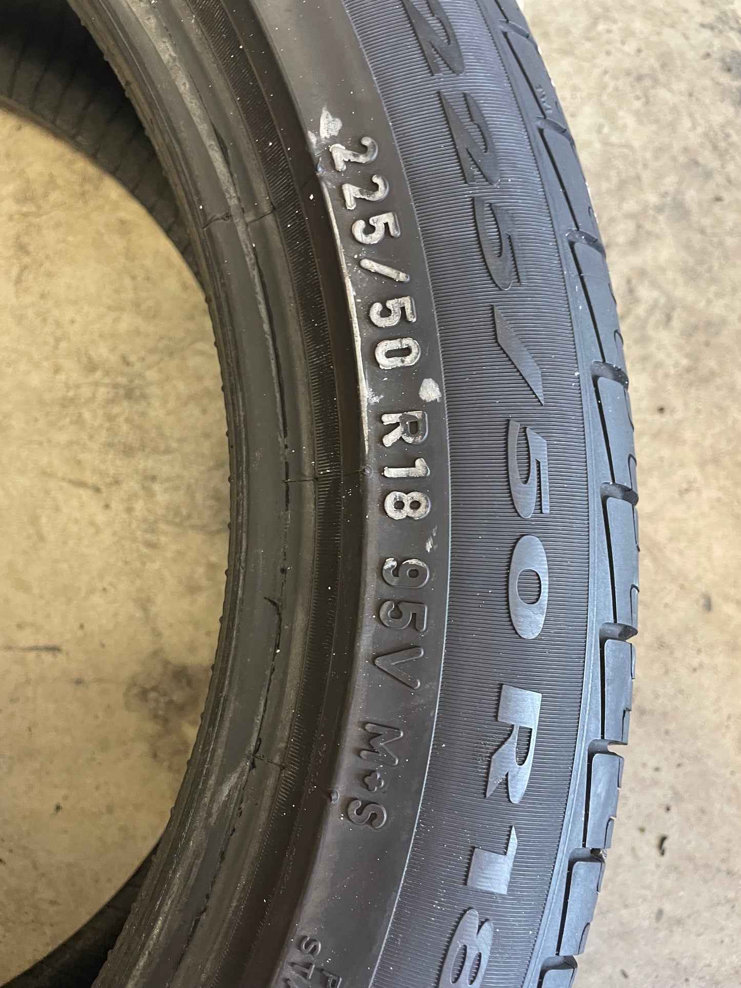 SET OF 2 225/50R18 Pirelli Cinturato P7 Run flat 95 V SL - Premium Used Tires