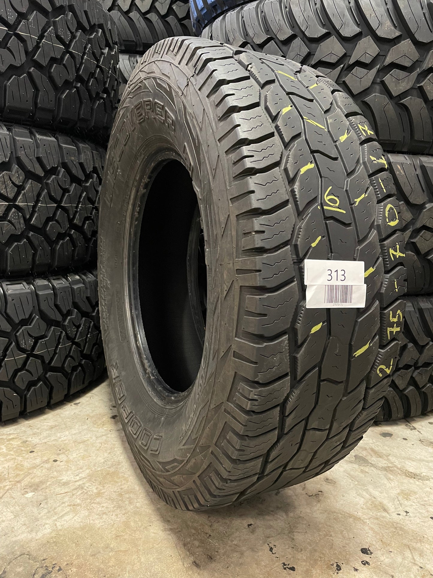 SINGLE 275/70R17 Cooper Discoverer A/T3 121/118 R E - Used Tires