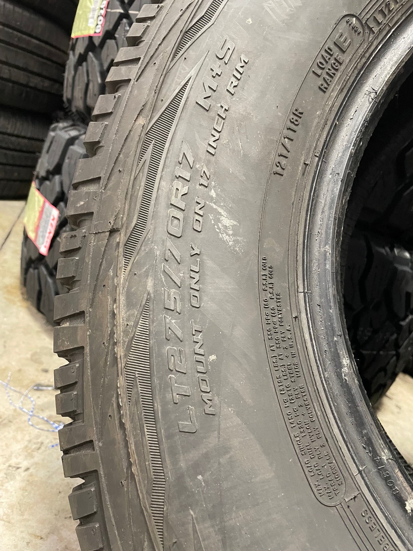 SINGLE 275/70R17 Cooper Discoverer A/T3 121/118 R E - Used Tires