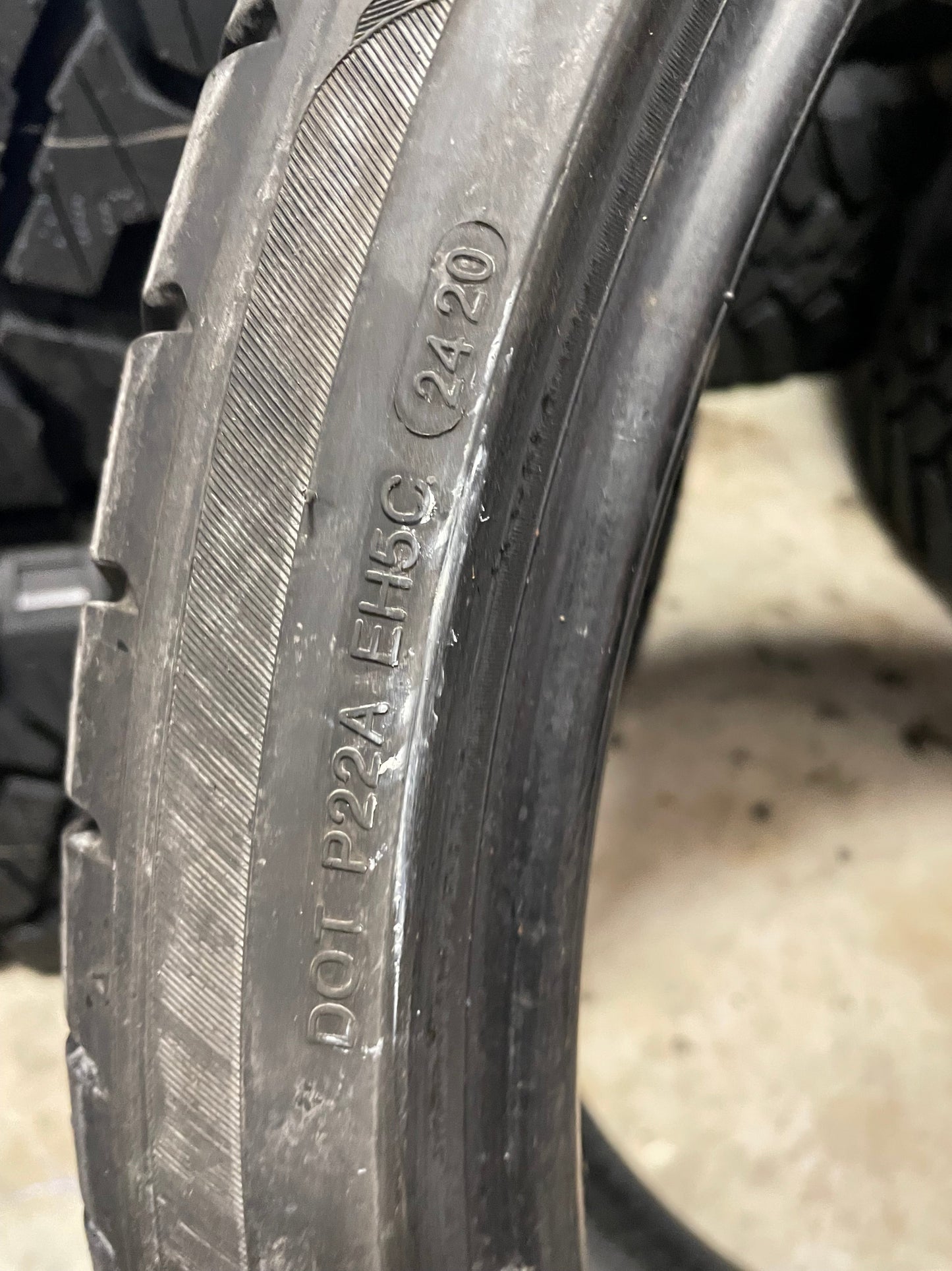 SINGLE 305/30R26 Delinte Desert Storm II DS8 116 W XL - Used Tires