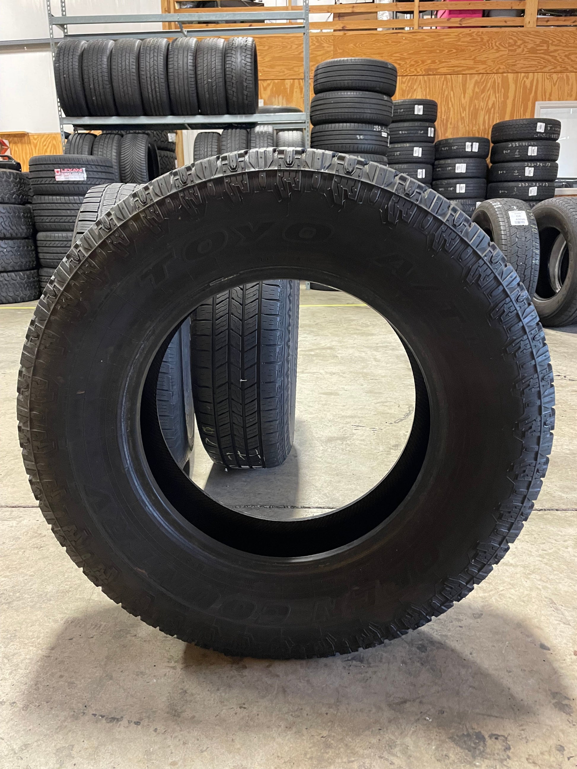 SINGLE 235/75R17 Toyo Open Country A/T 108S SL - Used Tires