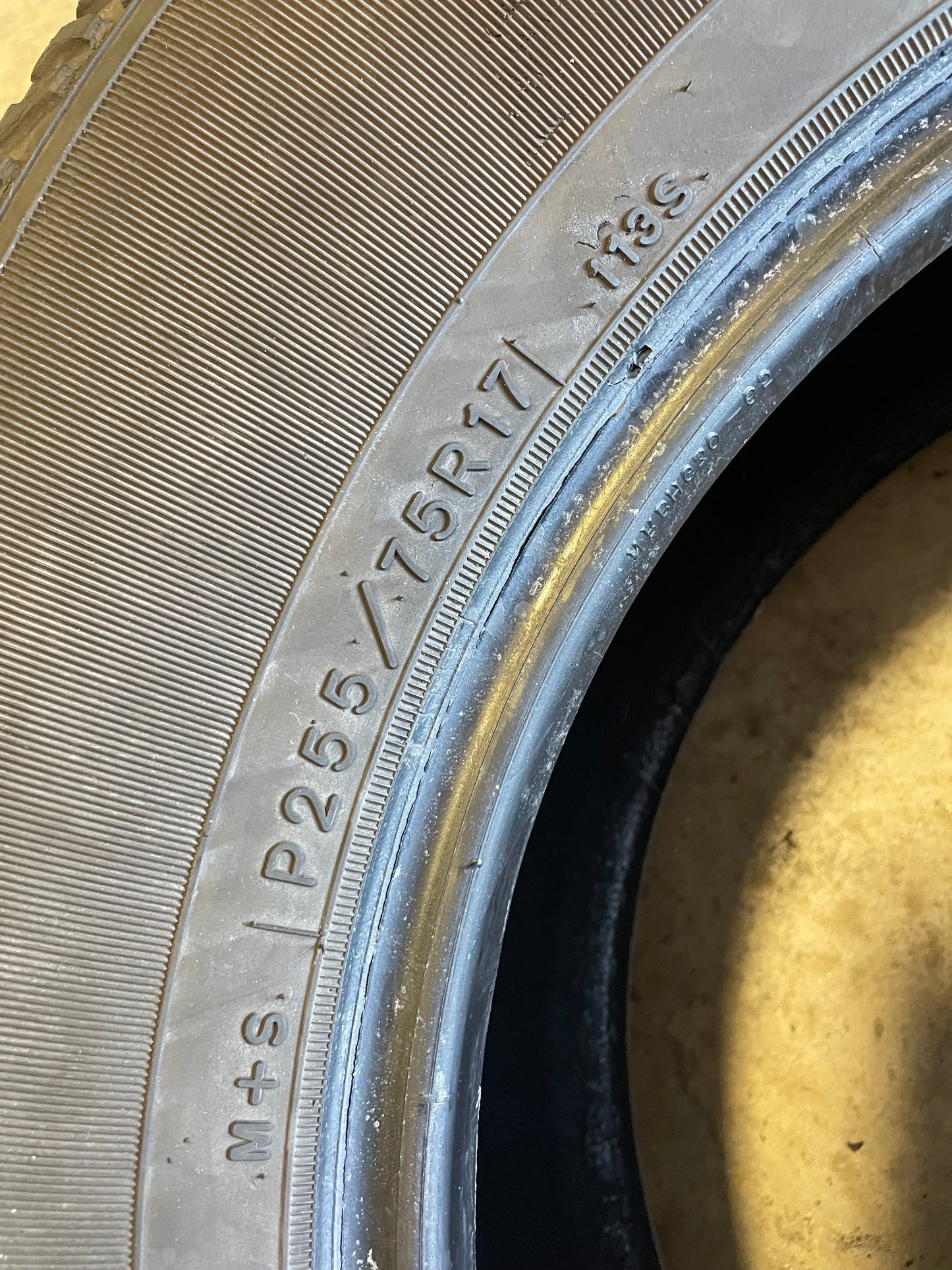 SINGLE 255/75R17 Goodyear Wrangler SR-A 113 S SL - Used Tires