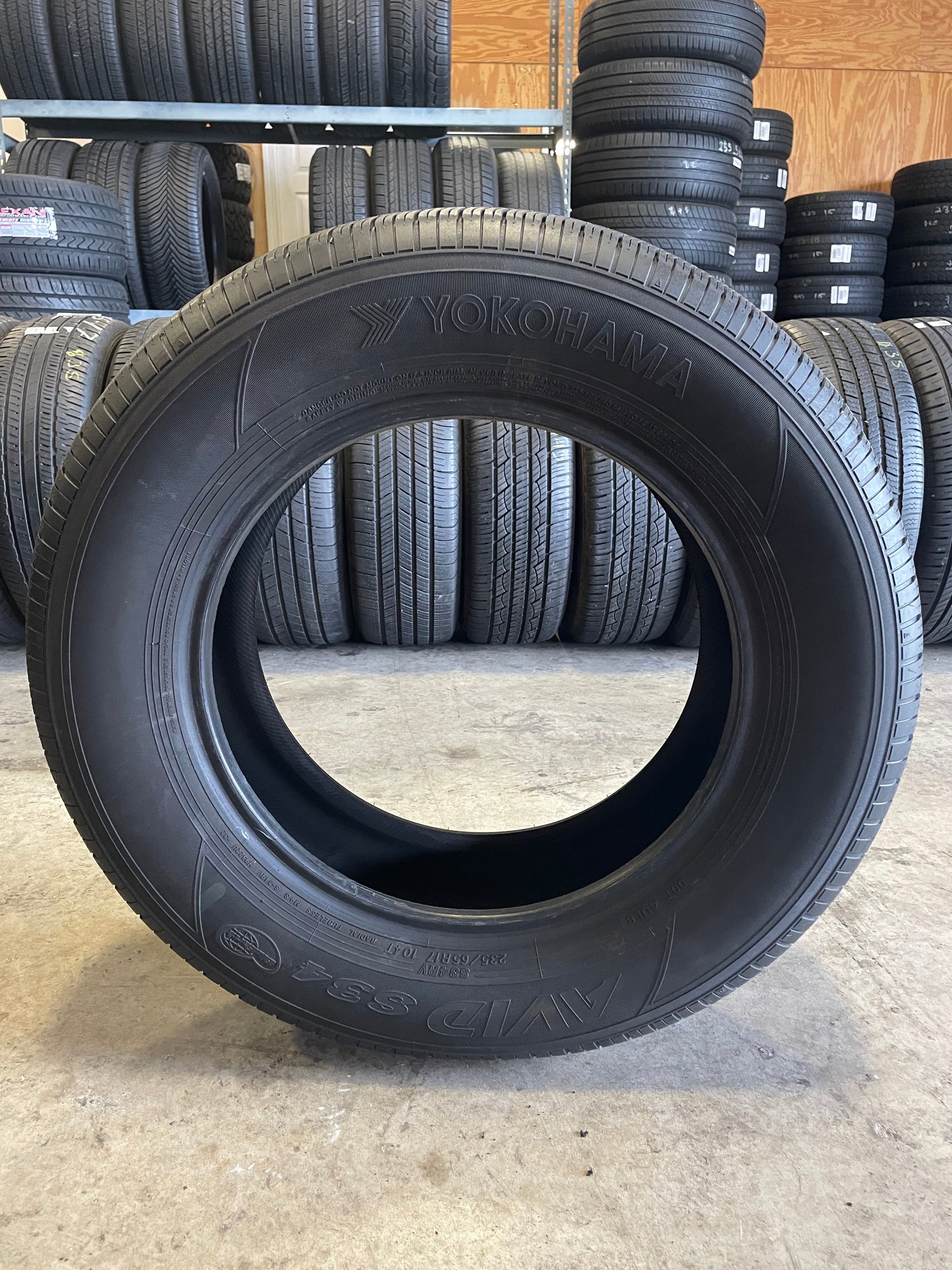 SINGLE 235/65R17 Yokohama Avid S34 104 T SL - Premium Used Tires