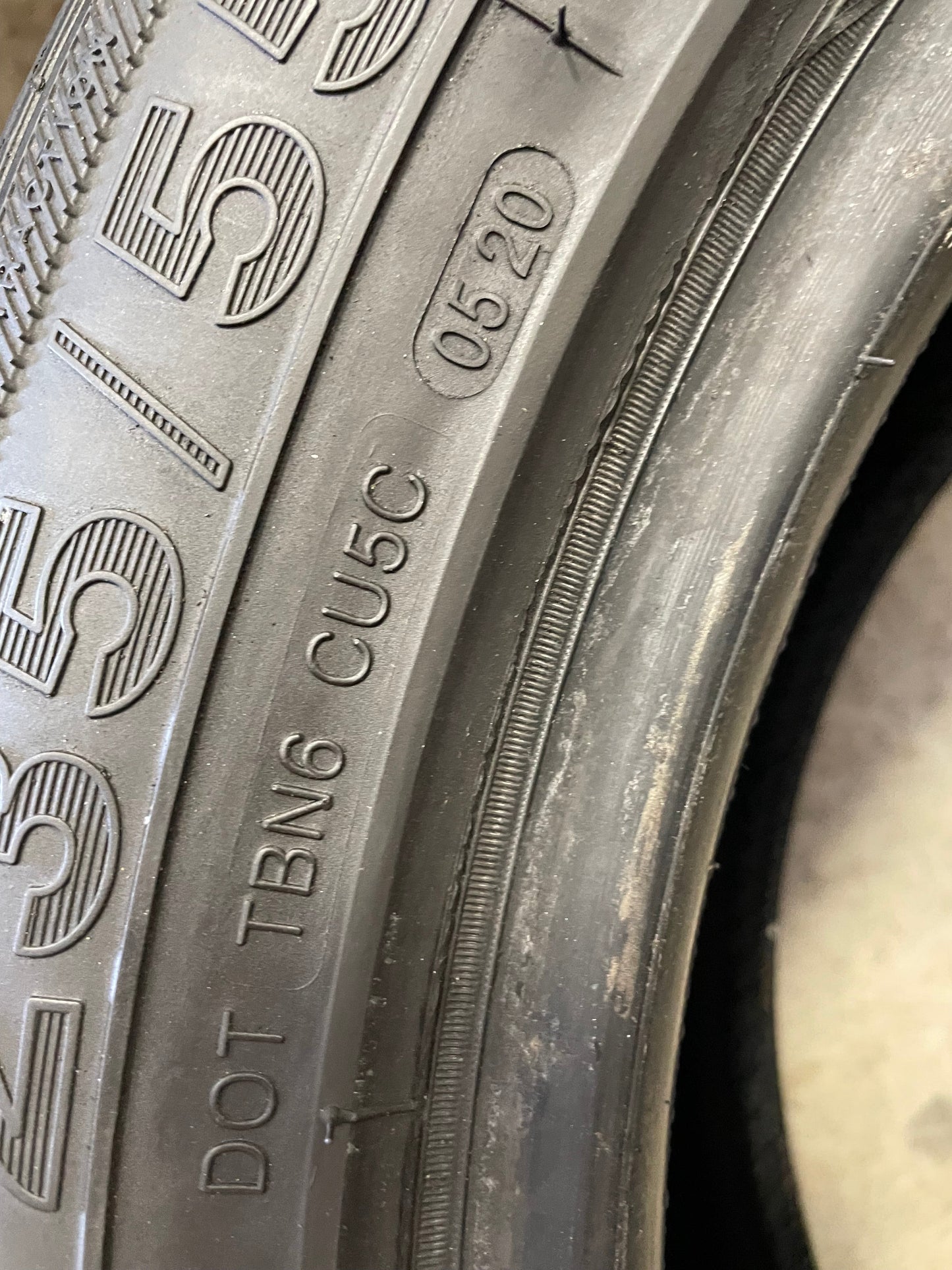 SINGLE 235/55R17 Delinte DH7 SUV 103 W XL - Used Tires