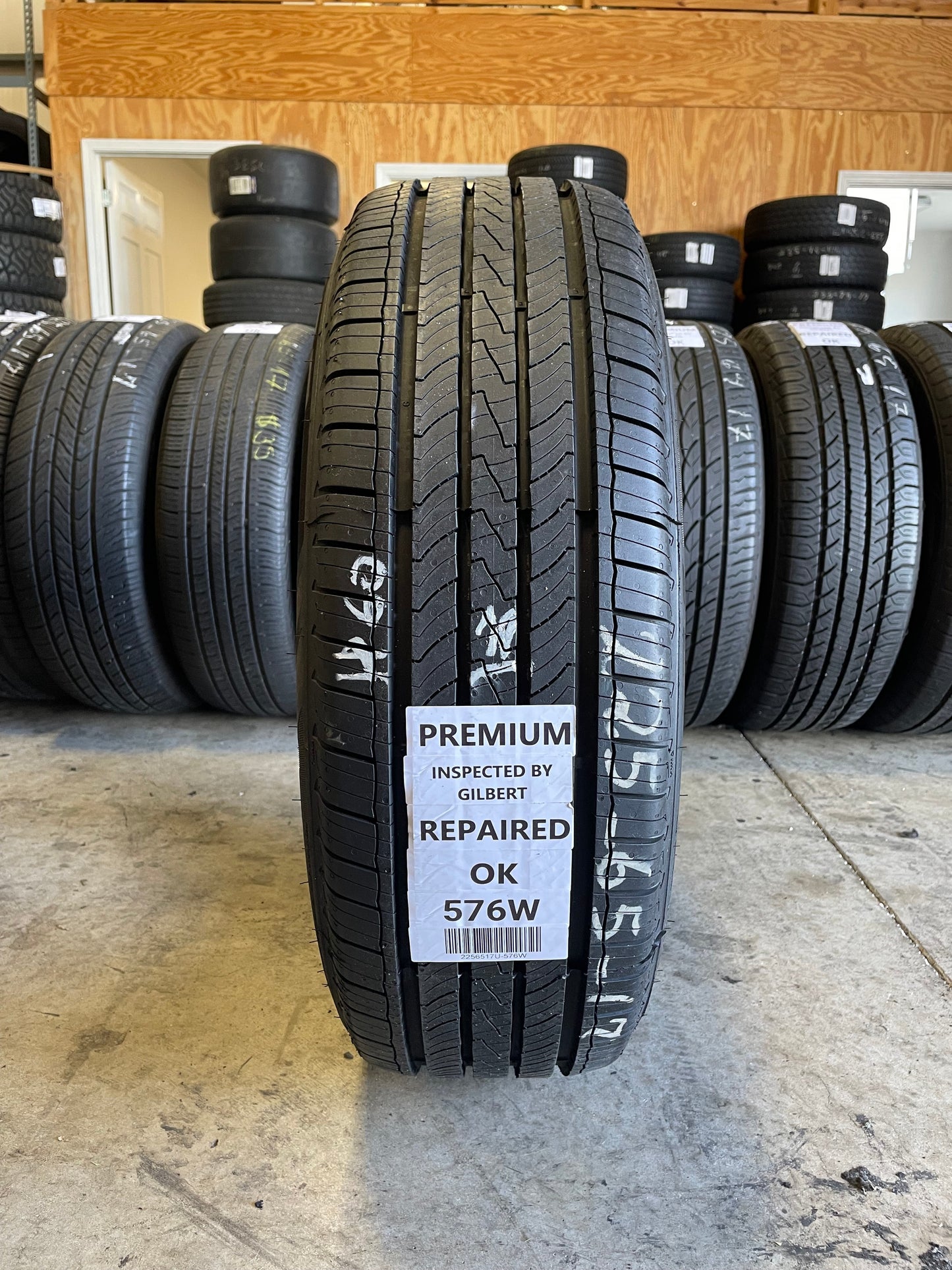 SINGLE 225/65R17 Cooper Endeavor Plus 102 H SL - Premium Used Tires