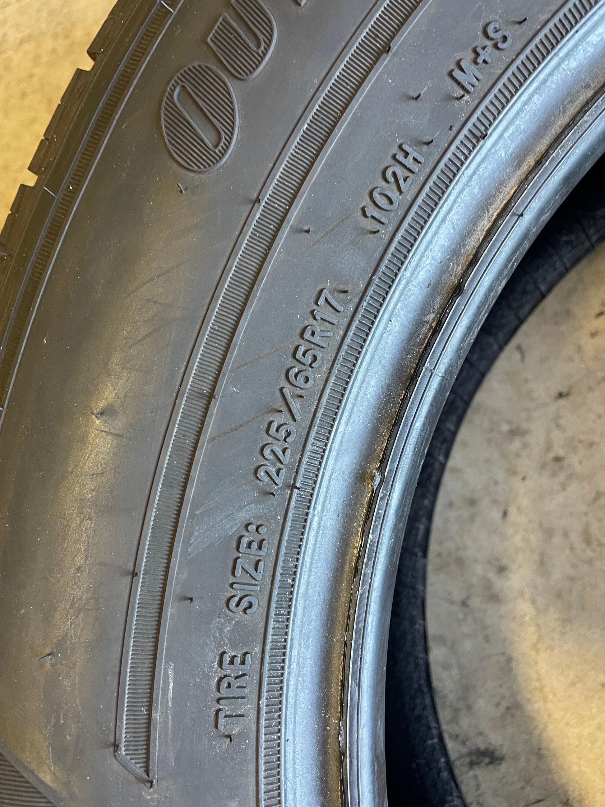 SINGLE 225/65R17 Goodyear Assurance Outlas 102 H SL - Used Tires