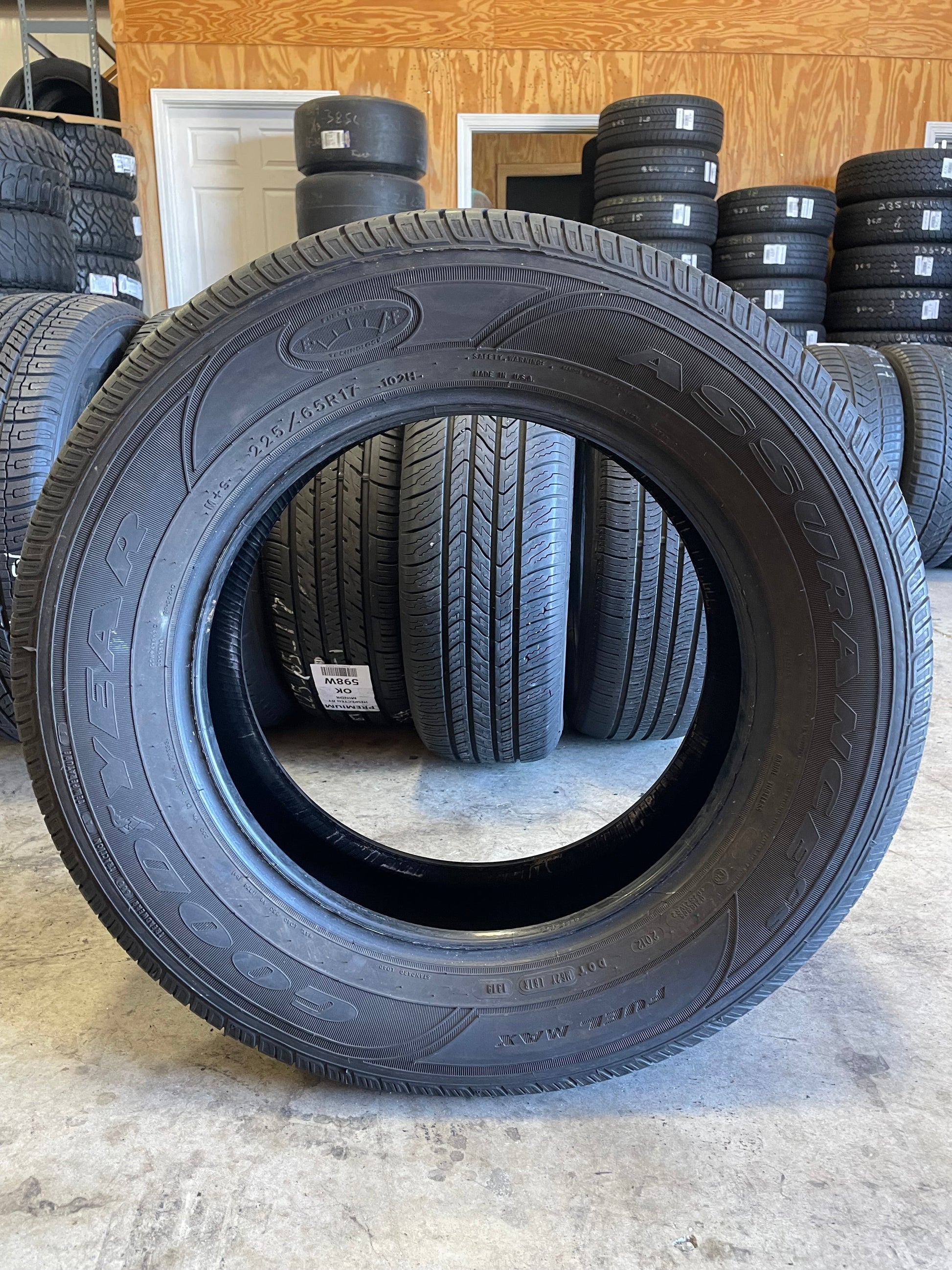 SINGLE 225/65R17 Goodyear Assurance Fuel Max 102 H SL - Premium Used Tires