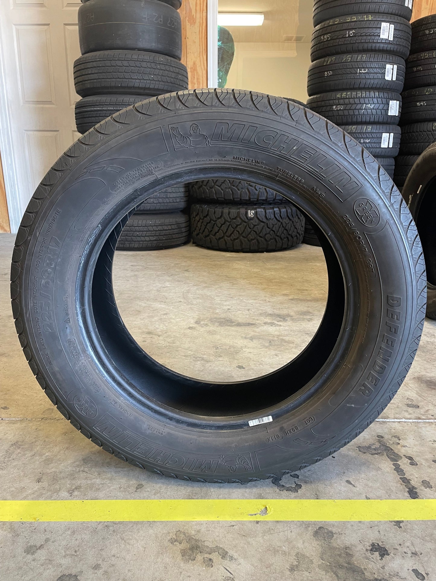 SET OF 2 225/60R17 Michelin Defender 99 T SL - Used Tires