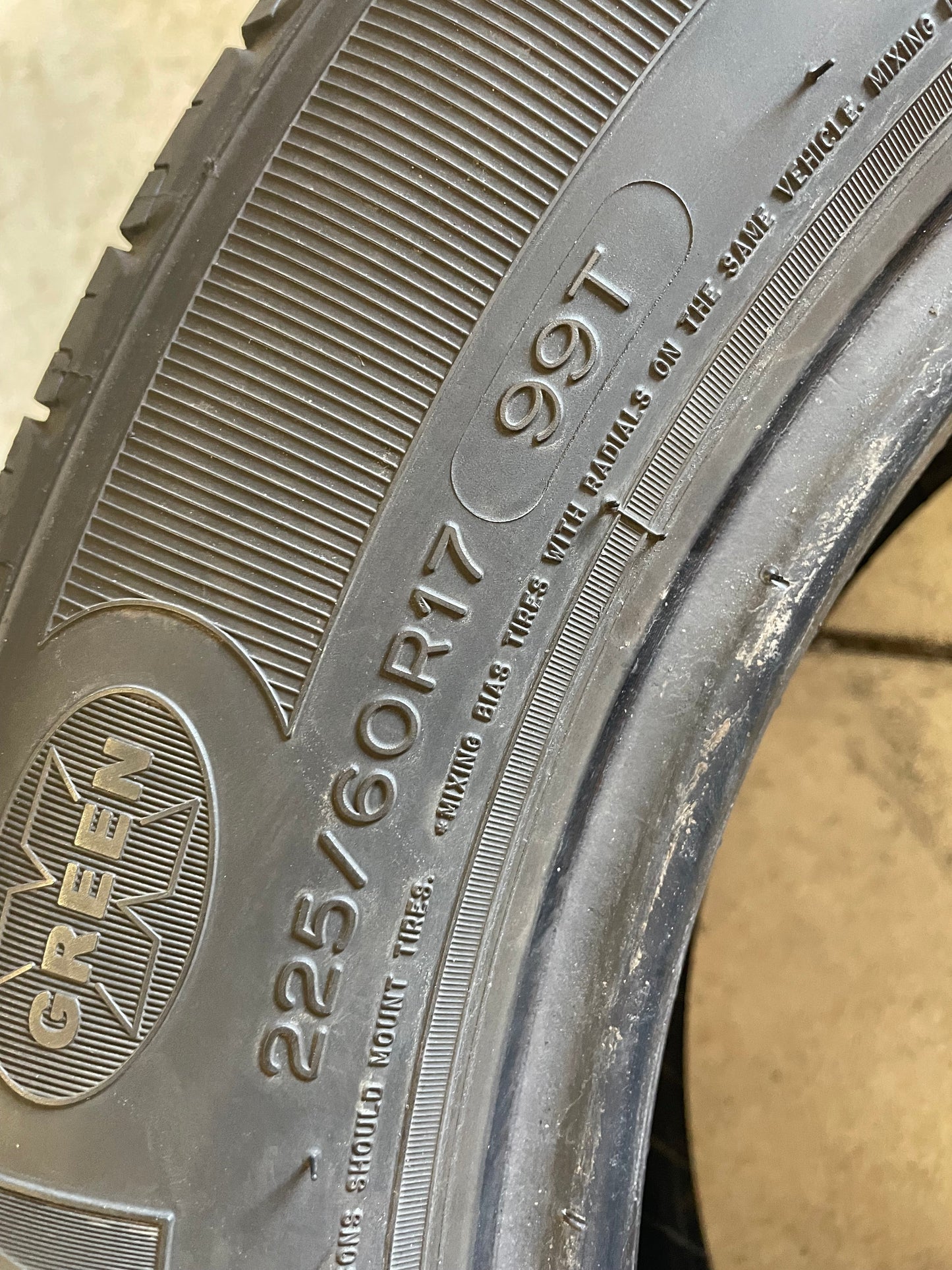 SET OF 2 225/60R17 Michelin Defender 99 T SL - Used Tires