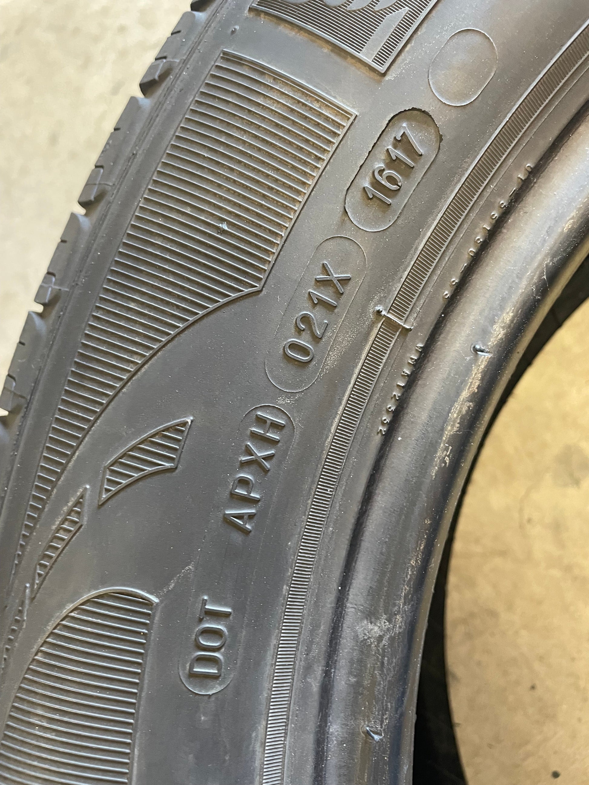 SET OF 2 225/60R17 Michelin Defender 99 T SL - Used Tires