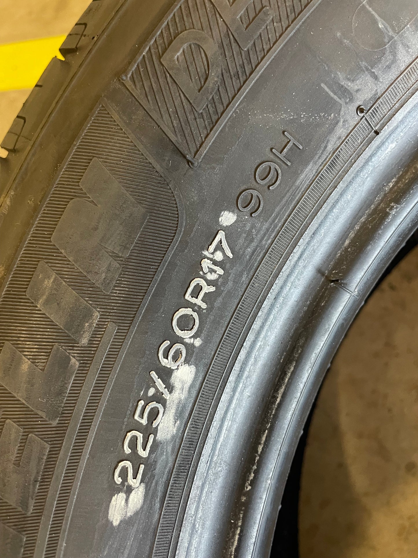 SET OF 2 225/60R17 Michelin Defender T+H 99 H SL - Used Tires