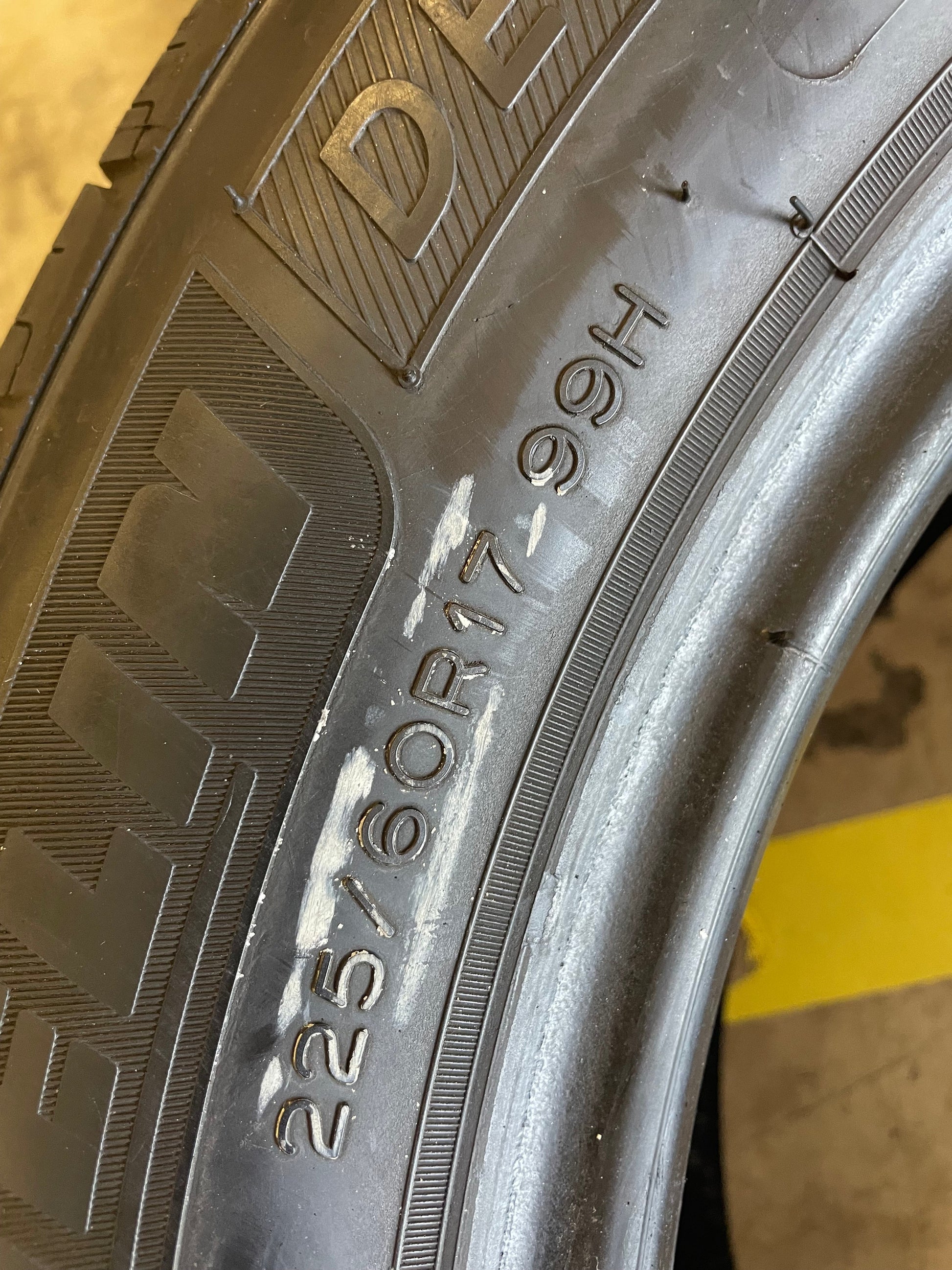 SET OF 2 225/60R17 Michelin Defender T+H 99 H SL - Used Tires