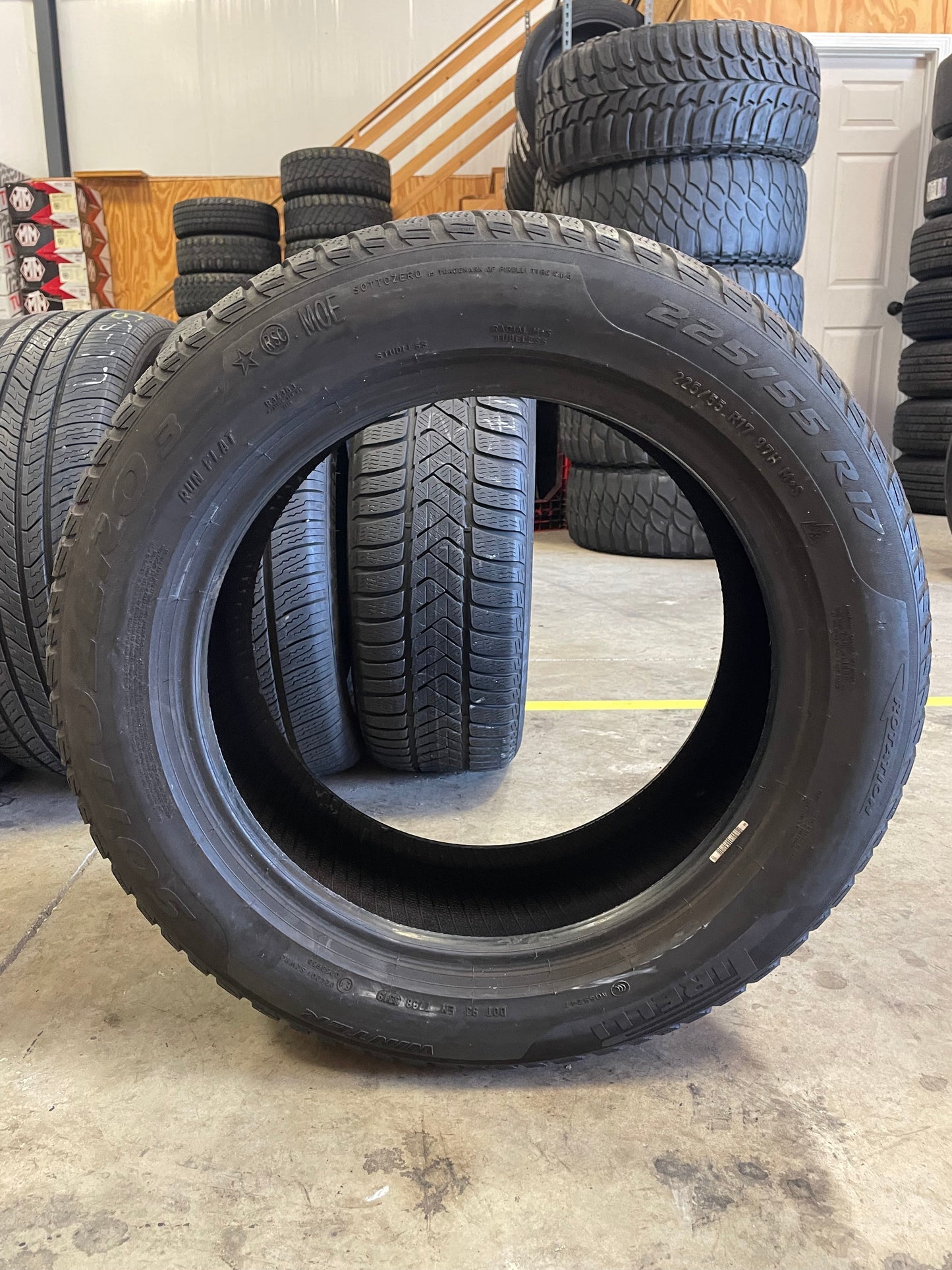 SET OF 2 225/55R17 Pirelli Sottozero 3 Winter Run Flat 97 H SL - Used Tires