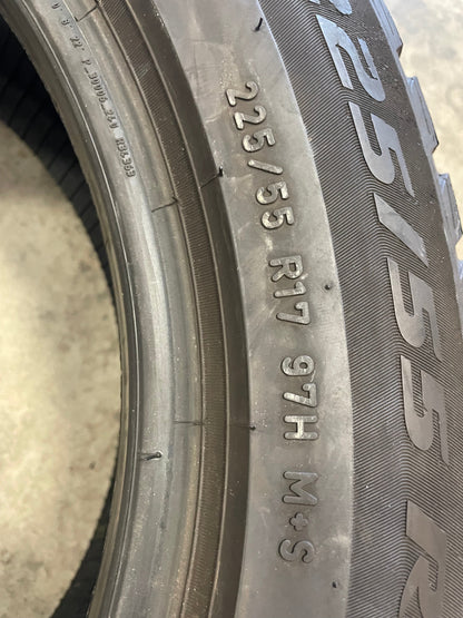 SET OF 2 225/55R17 Pirelli Sottozero 3 Winter Run Flat 97 H SL - Used Tires