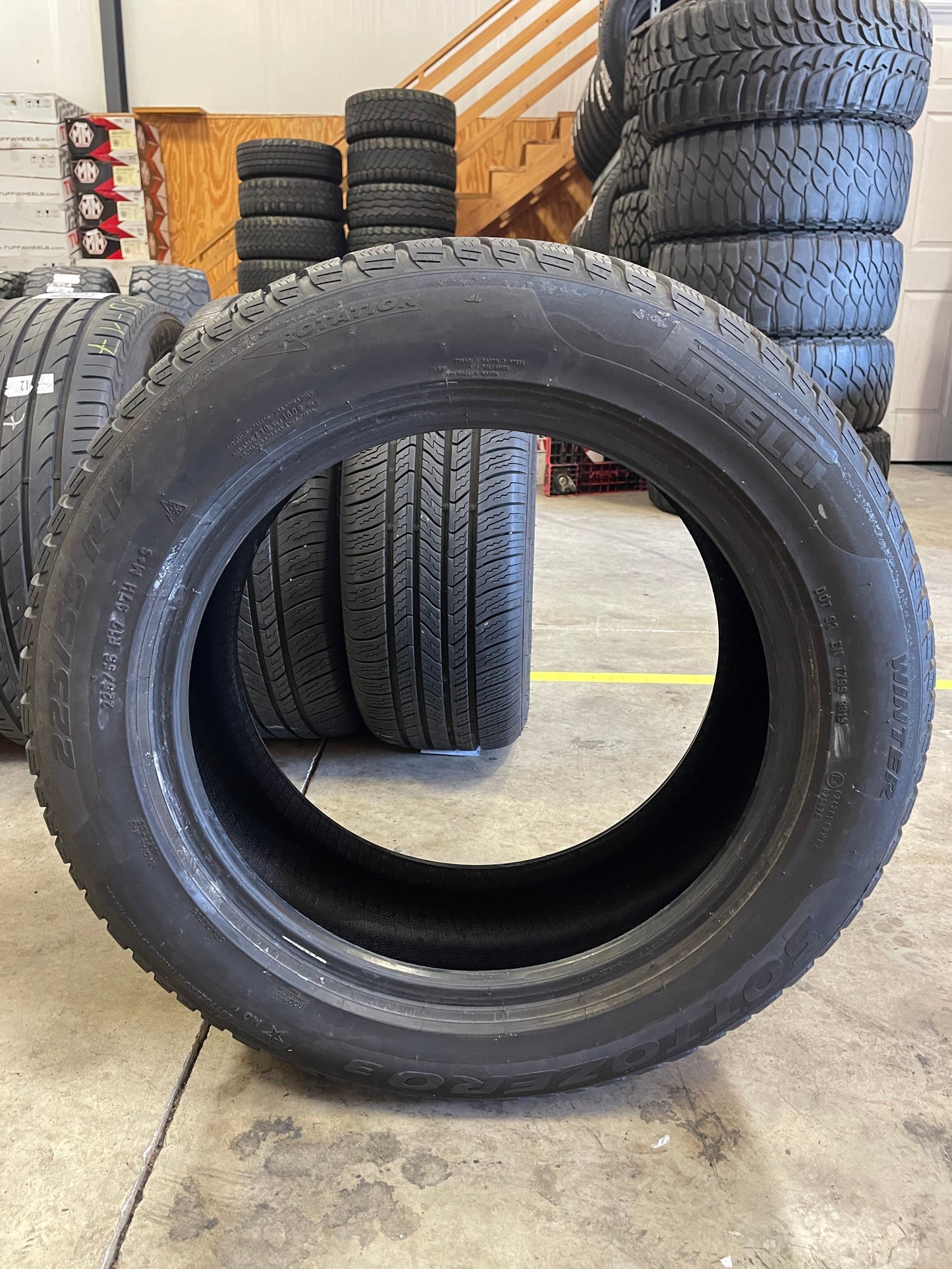 SET OF 2 225/55R17 Pirelli Sottozero 3 Winter Run Flat 97 H SL - Used Tires