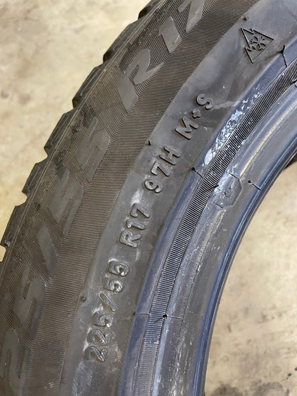 SET OF 2 225/55R17 Pirelli Sottozero 3 Winter Run Flat 97 H SL - Used Tires