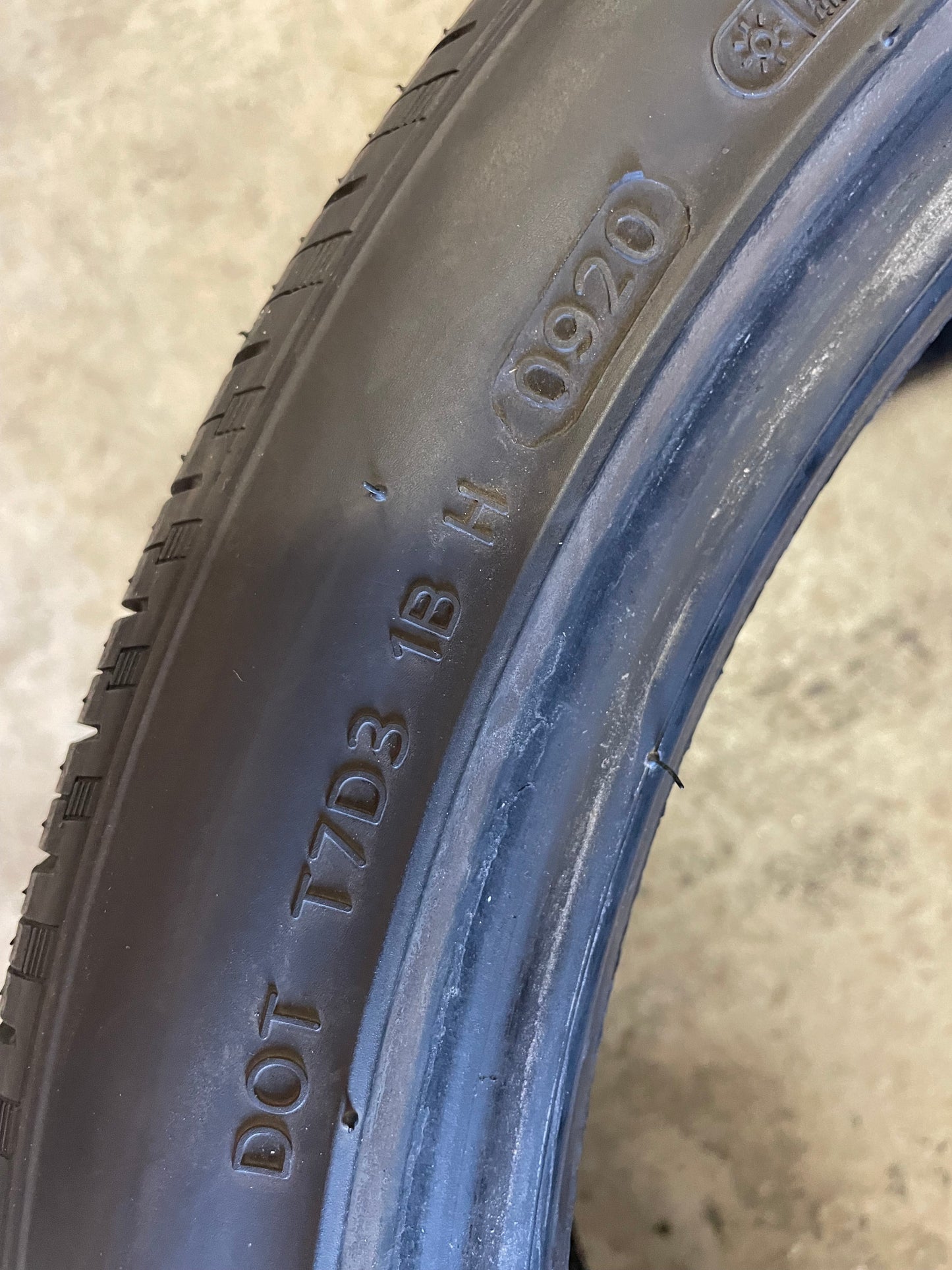 SET OF 2 235/40R19 Hankook Kinergy GT 92 V SL - Premium Used Tires